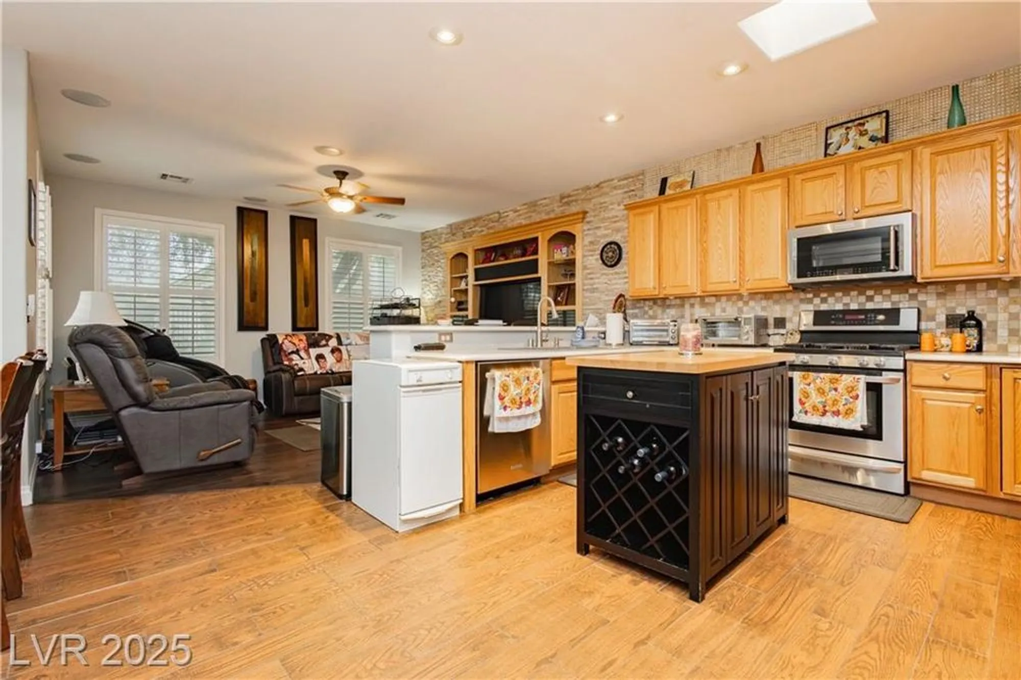 Property Slideshow image 28 of 45 | 10347 profeta ct, Las Vegas, NV, 89135