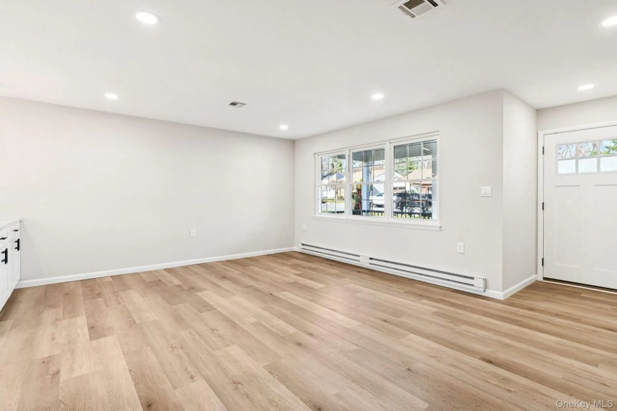 Property Slideshow image 6 of 26 | 195 canterbury dr, Ridge, NY, 11961