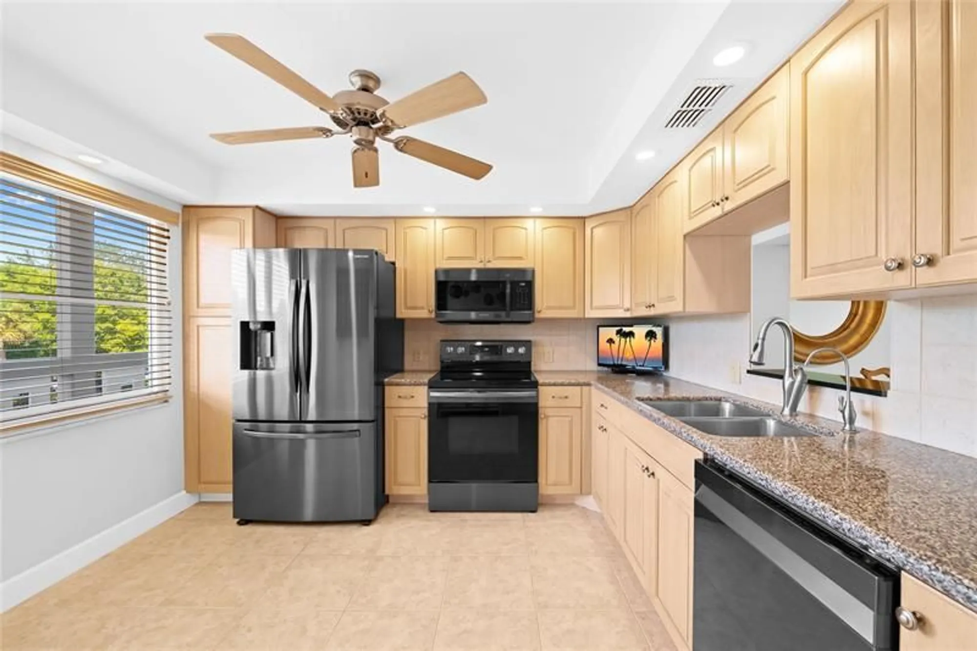 Property Slideshow image 20 of 25 | 2802 victoria way j3, Coconut Creek, FL, 33066