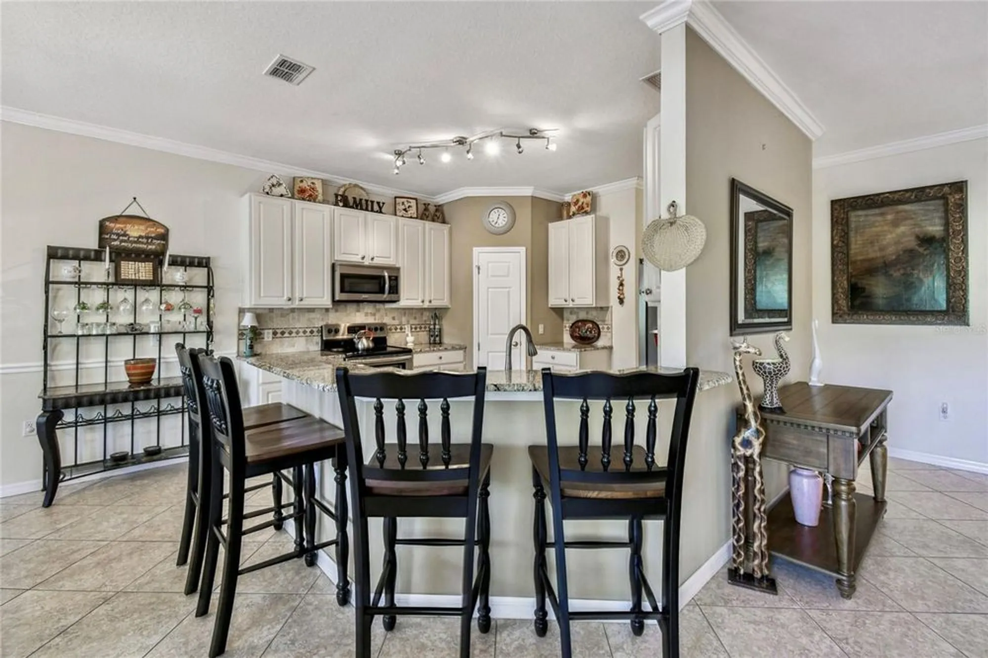 Property Slideshow image 16 of 61 | 536 portofino dr, Poinciana, FL, 34759