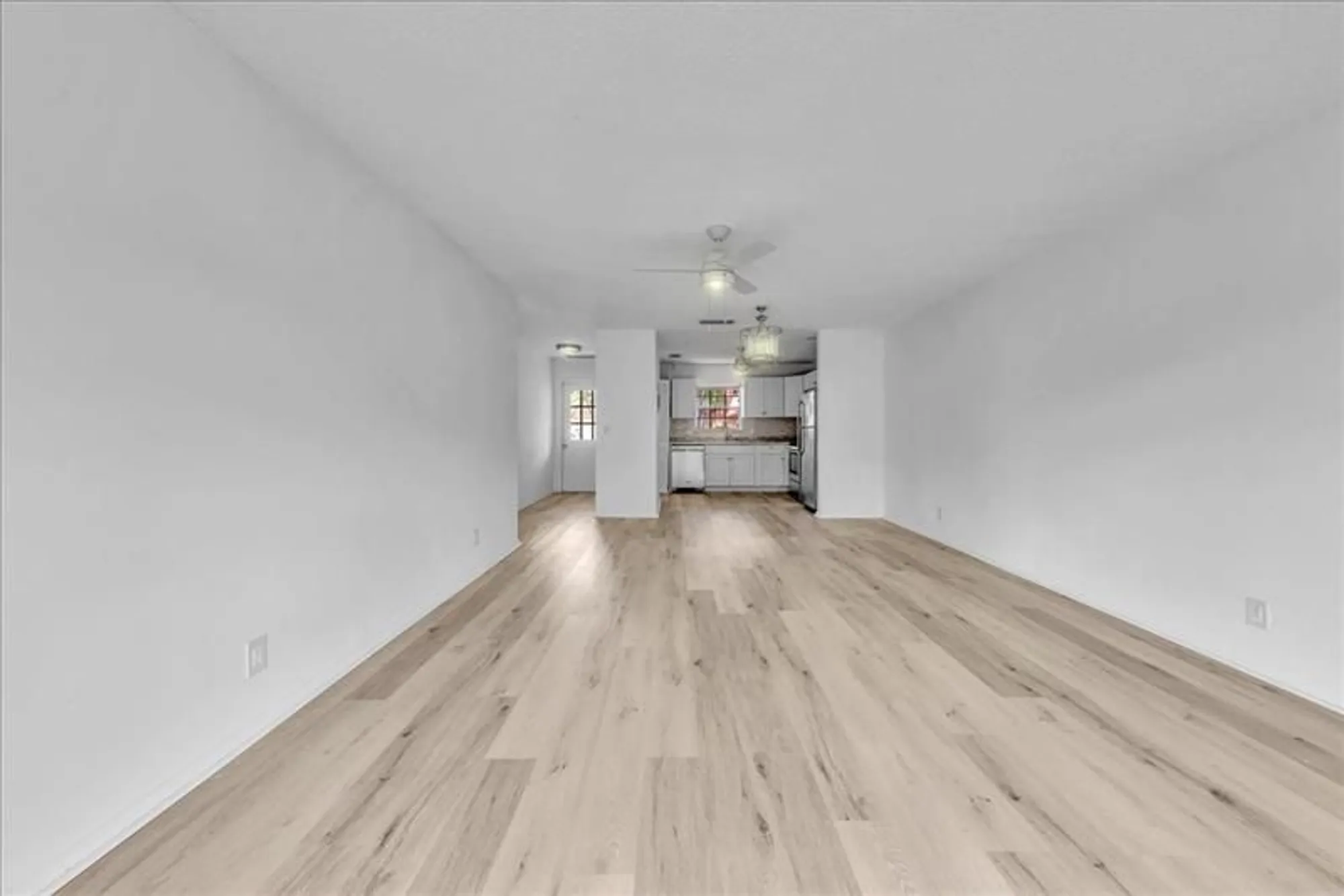 Property Slideshow image 17 of 38 | 123 amherst ln # 123, Lake Worth, FL, 33467