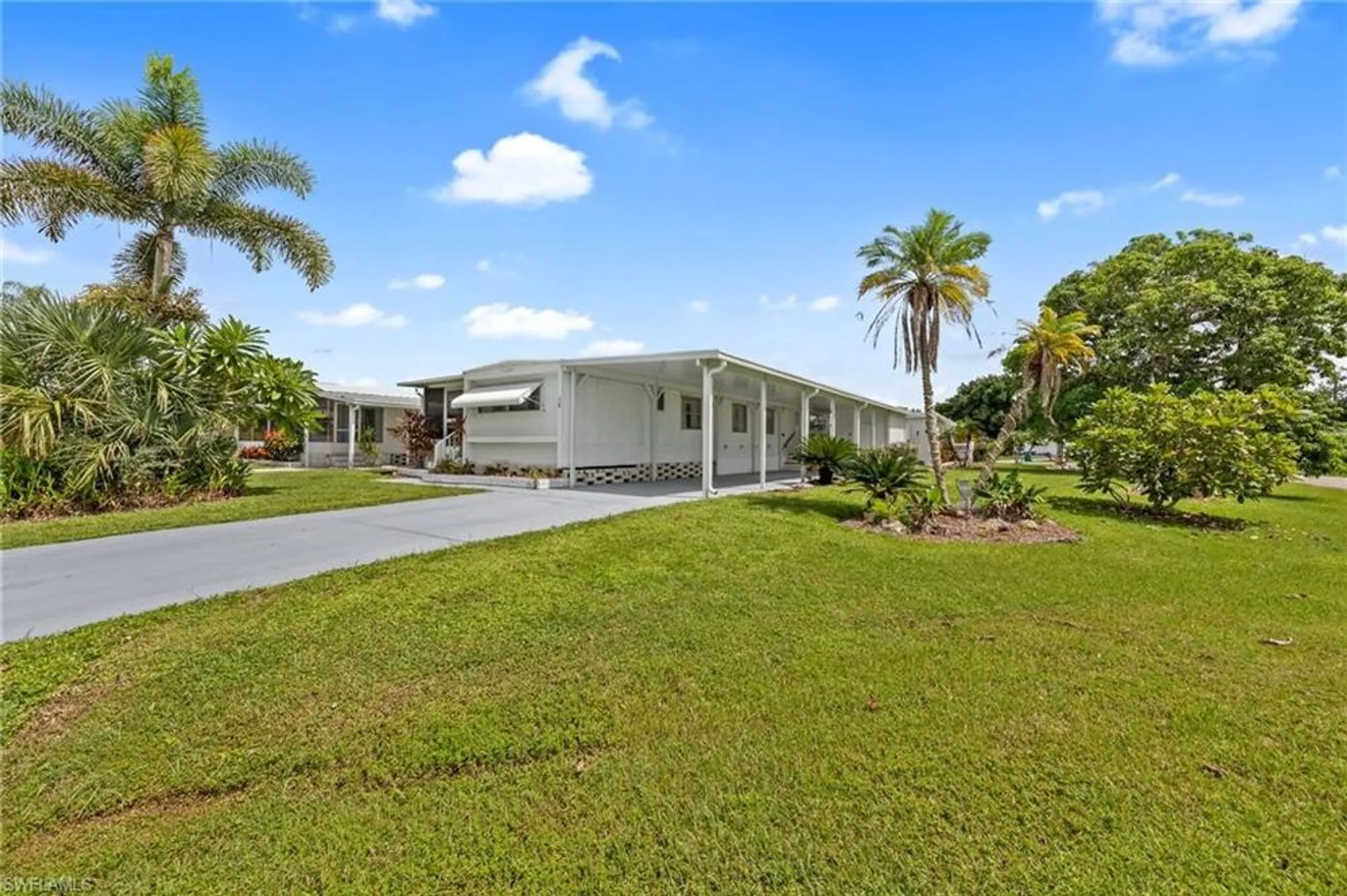 Property Slideshow image 3 of 40 | 16 san remo cir, Naples, FL, 34112