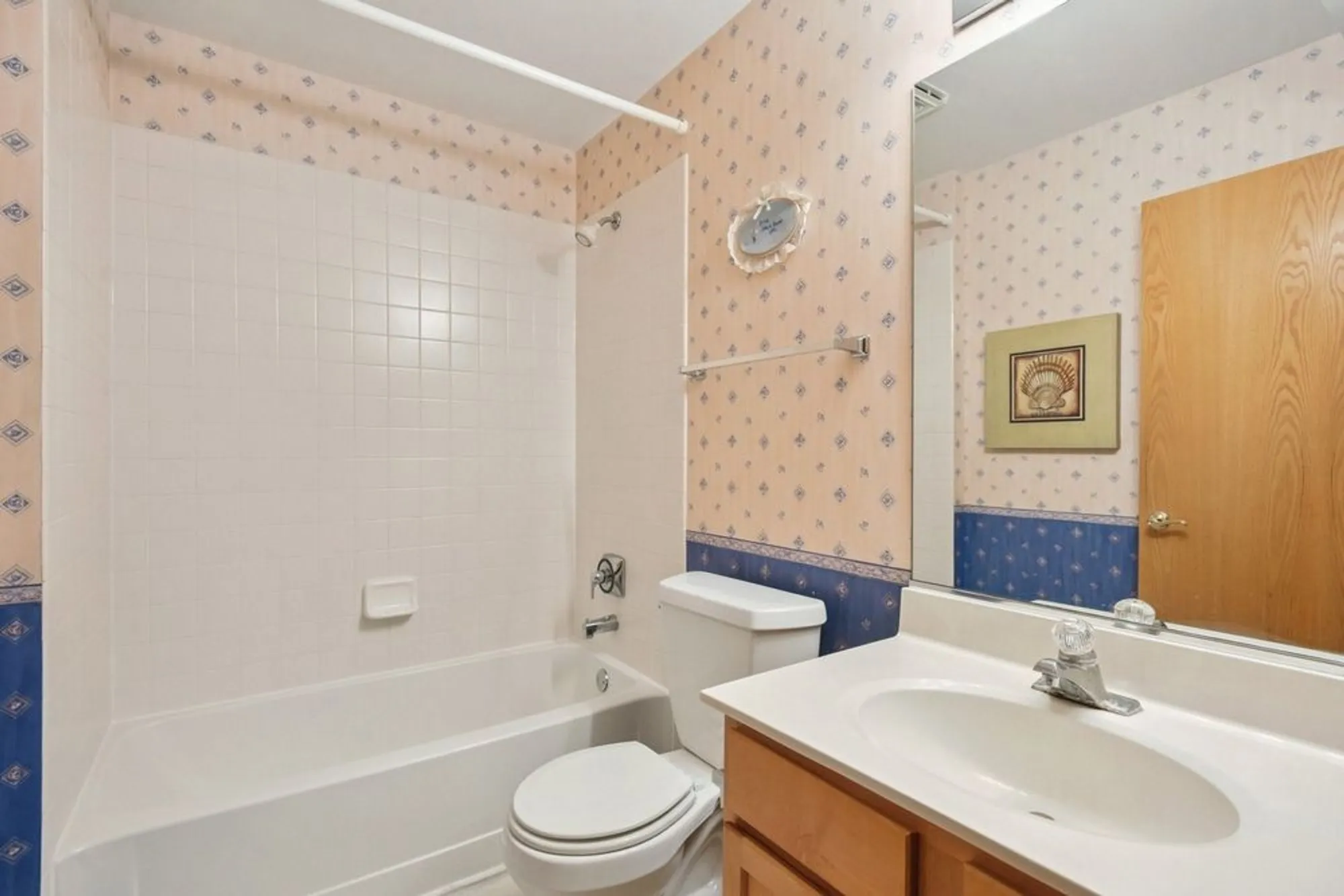 Property Slideshow image 16 of 20 | 20862 w torrey pines apt 1b, Plainfield, IL, 60544