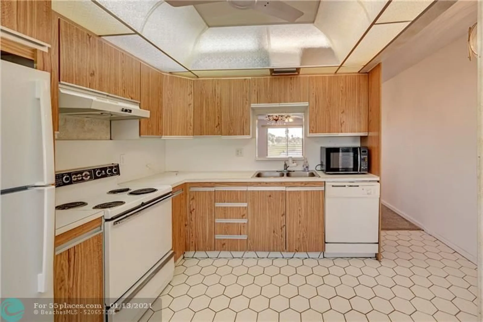 Property Slideshow image 4 of 30 | 3205 portofino pt b4, Coconut Creek, FL, 33066