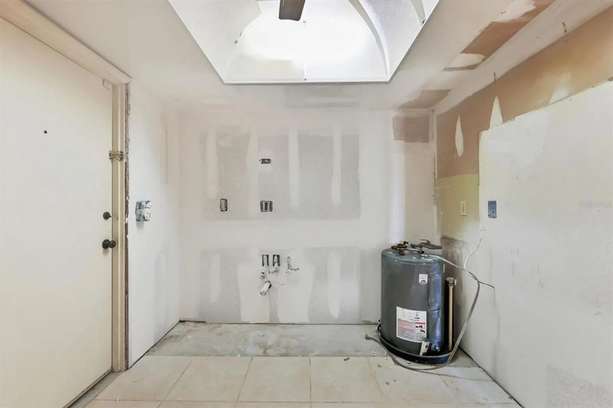 Property Slideshow image 13 of 53 | 101 whispering sands dr apt 205, Sarasota, FL, 34242