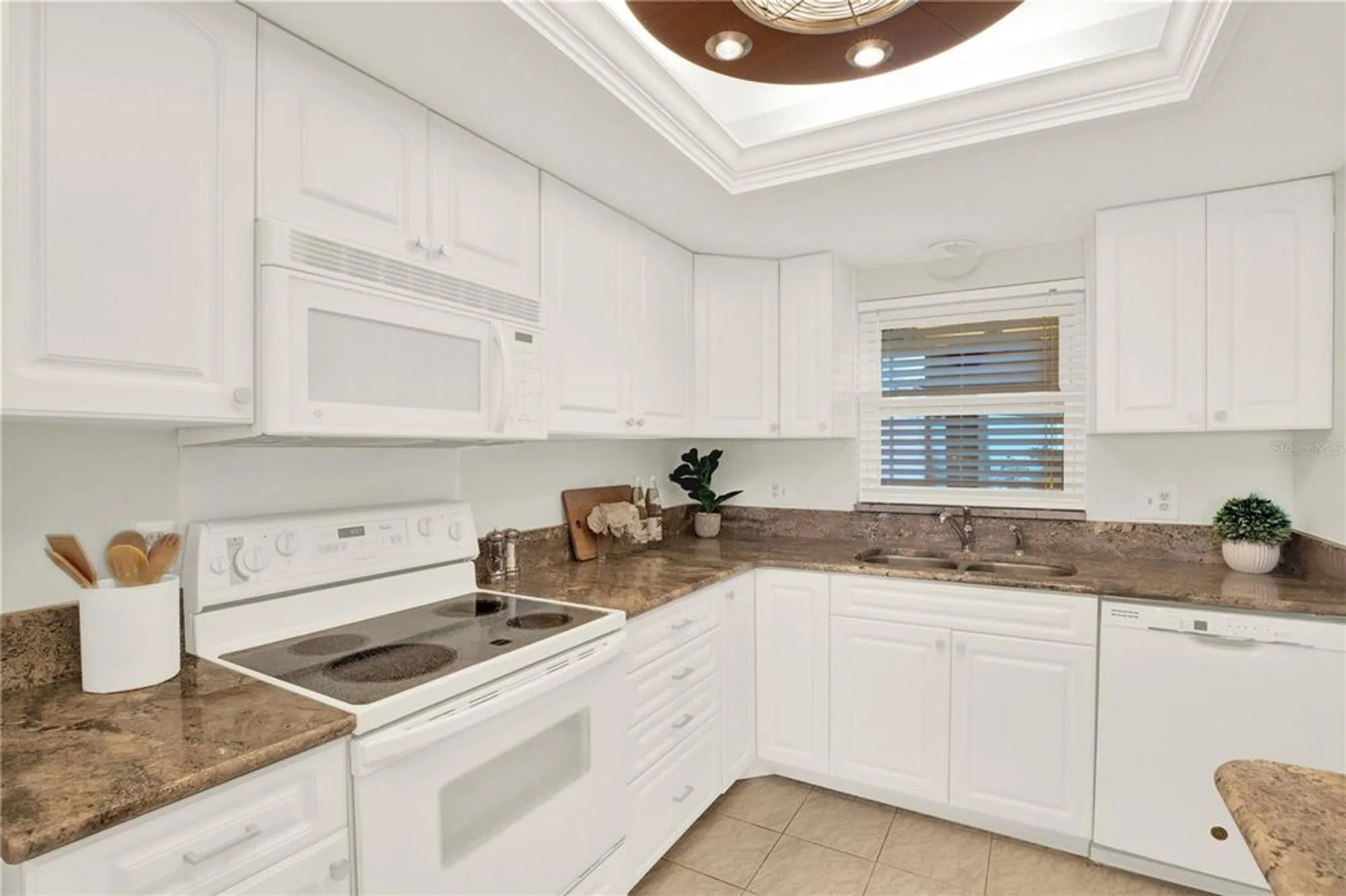 Property Slideshow image 12 of 47 | 9 haig pl 510, Dunedin, FL, 34698