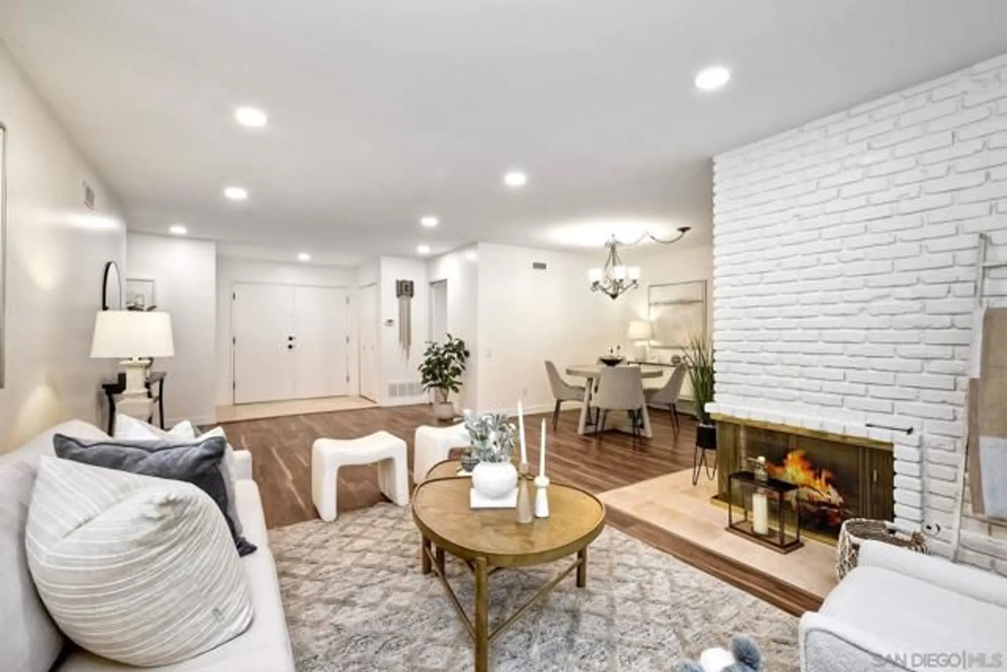 Property Slideshow image 7 of 42 | 12085 calle de maria, San Diego, CA, 92128