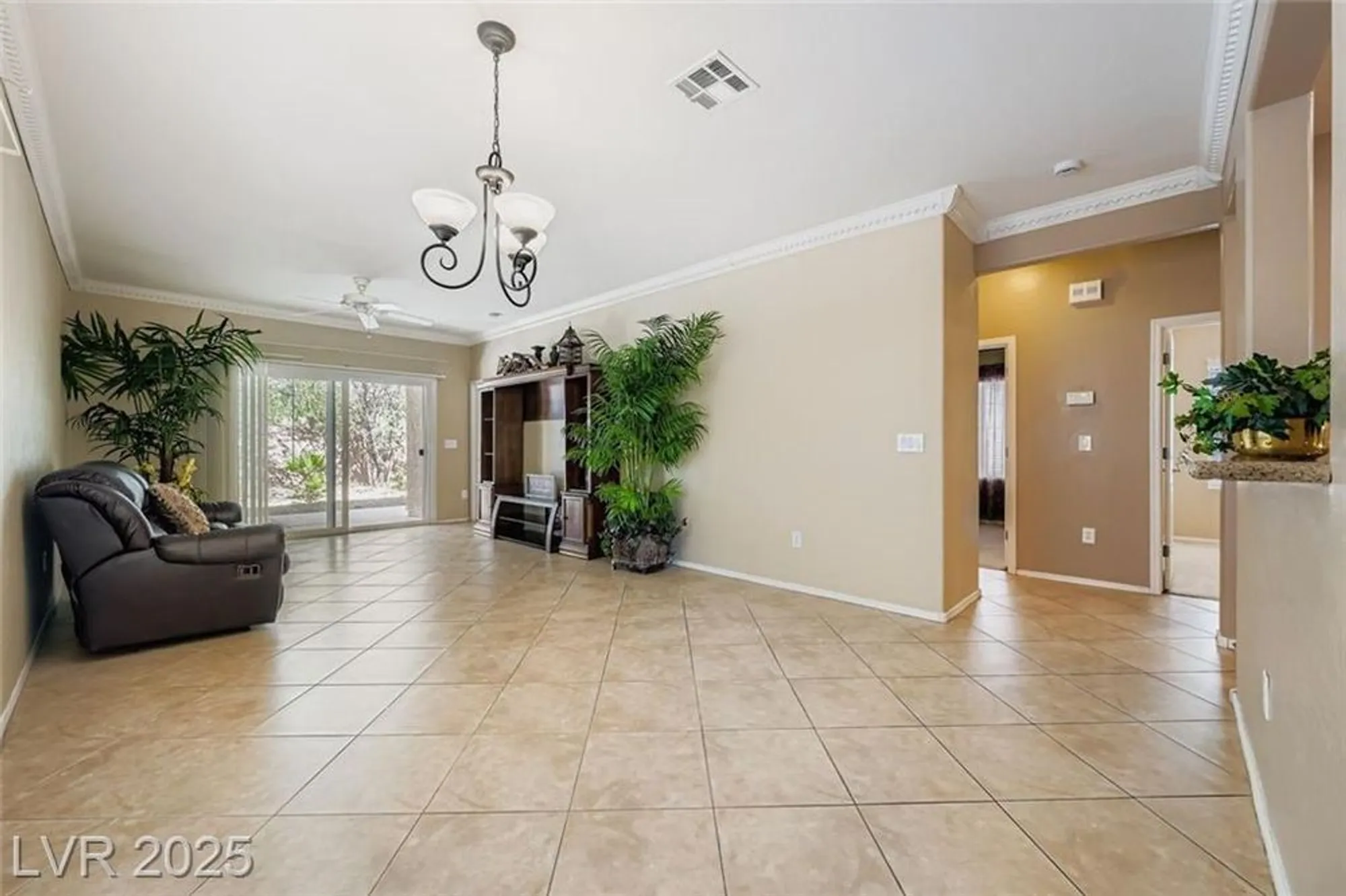 Property Slideshow image 13 of 29 | 2404 willow wren dr, North Las Vegas, NV, 89084