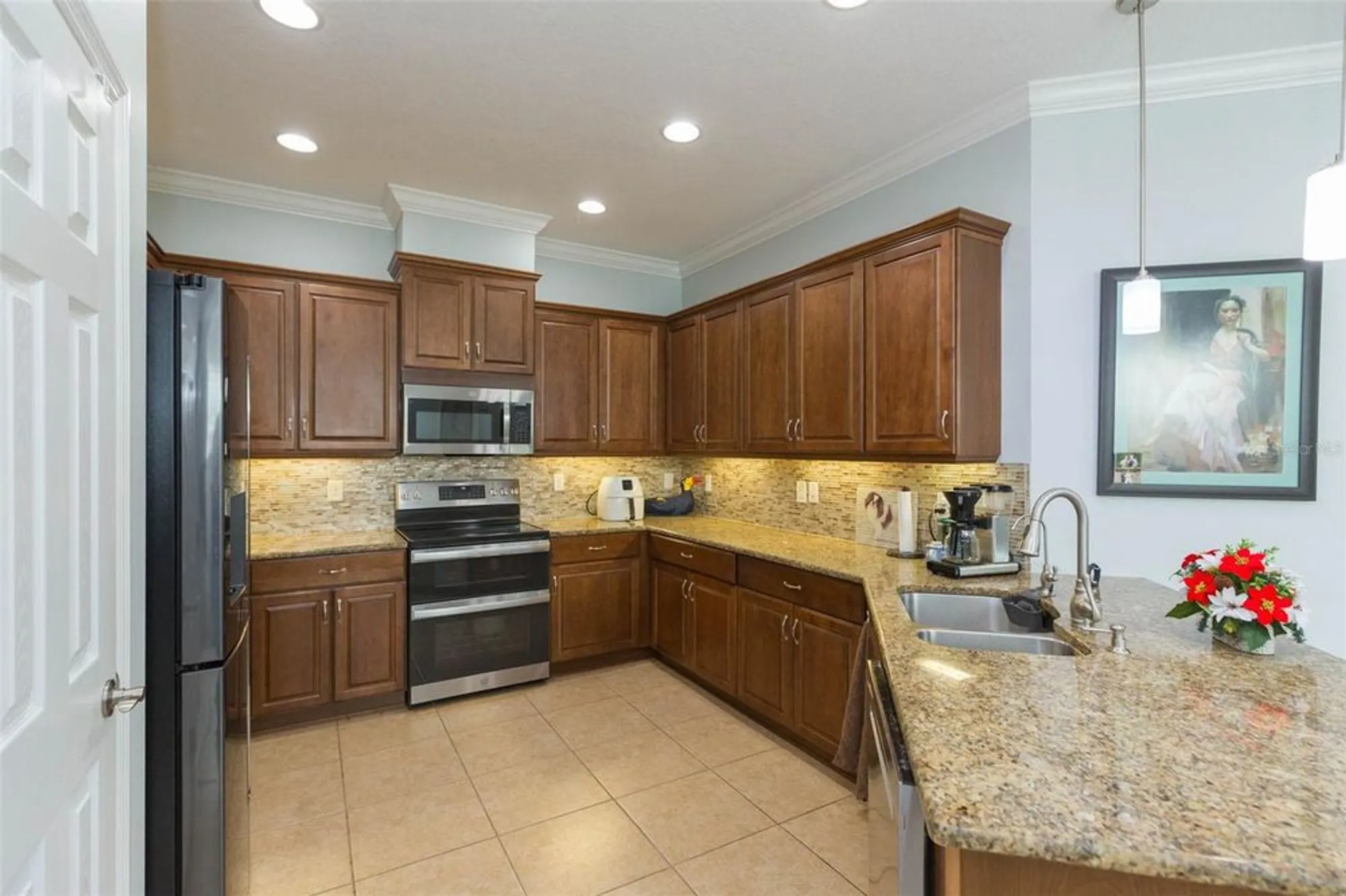 Property Slideshow image 8 of 57 | 712 chipper dr, Sun City Center, FL, 33573