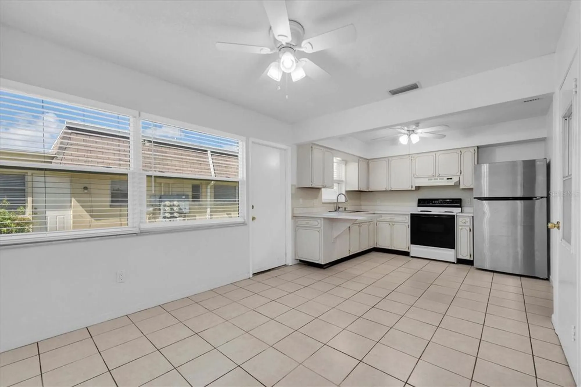 Property Slideshow image 10 of 27 | 8350 burgundy dr, Pinellas Park, FL, 33781