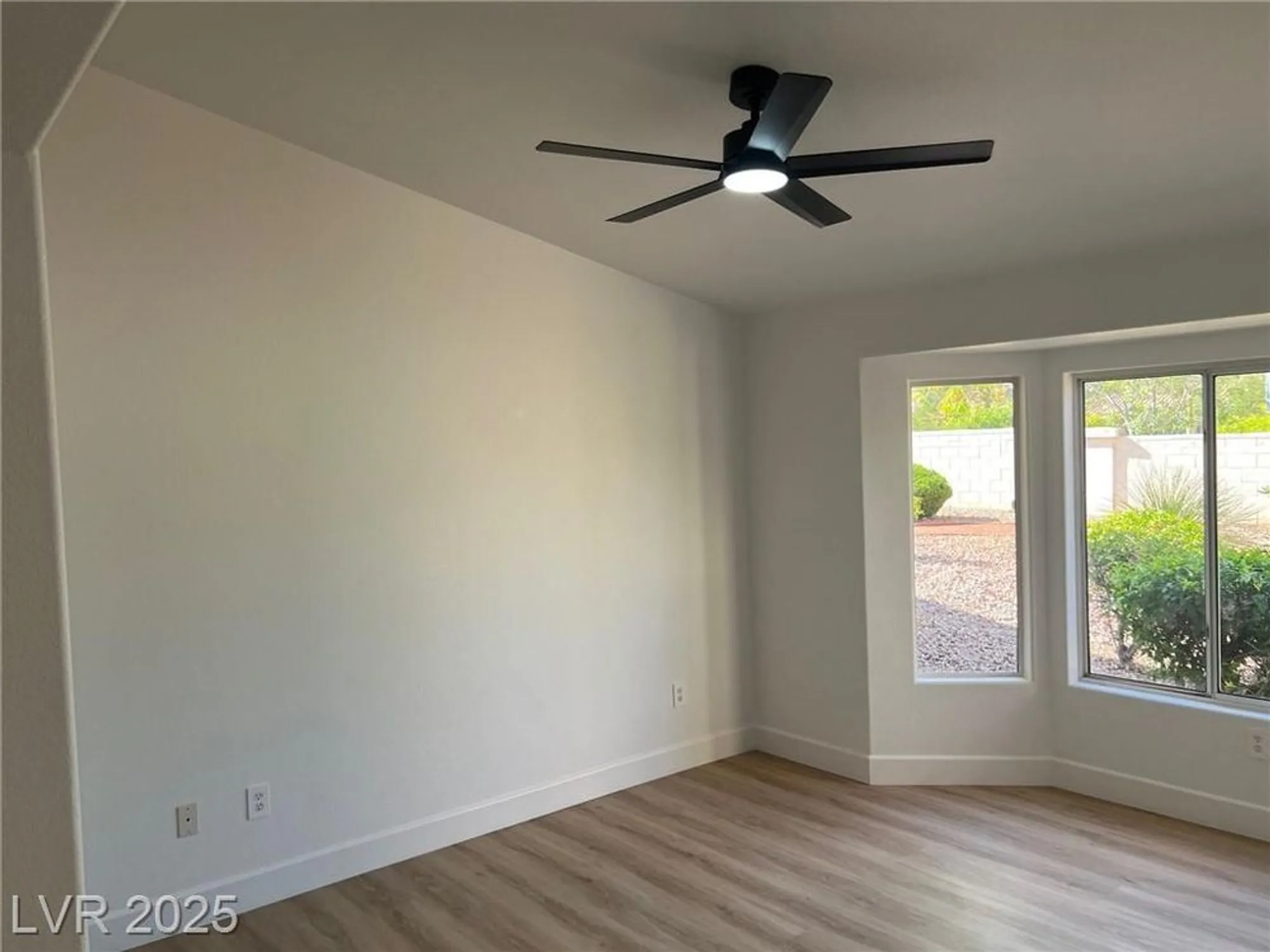 Property Slideshow image 16 of 21 | 10012 bundella dr, Las Vegas, NV, 89134