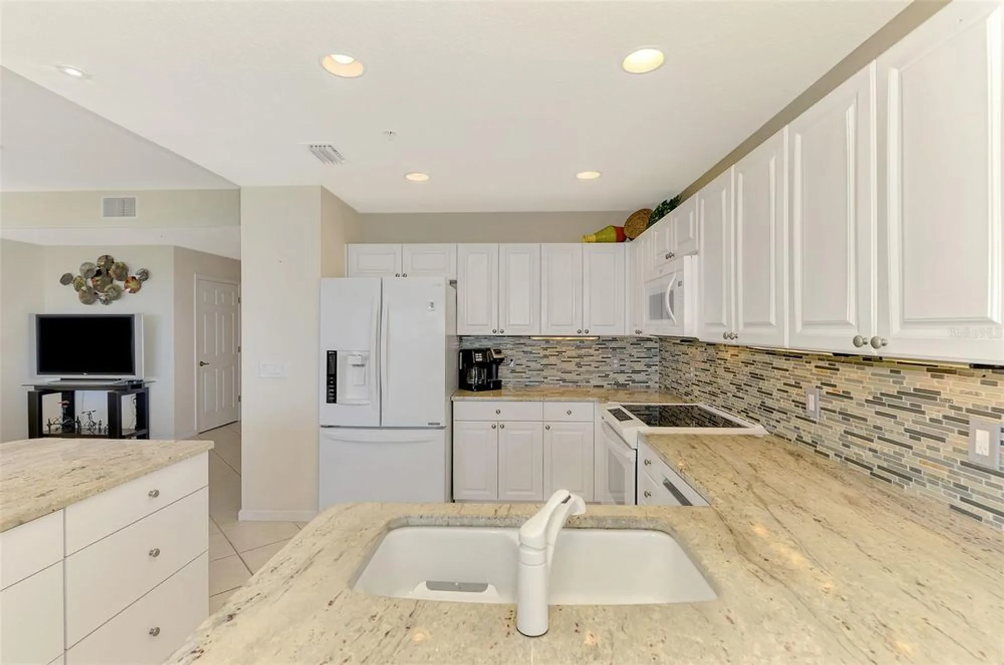 Property Slideshow image 17 of 82 | 4692 club dr # 101, Port Charlotte, FL, 33953