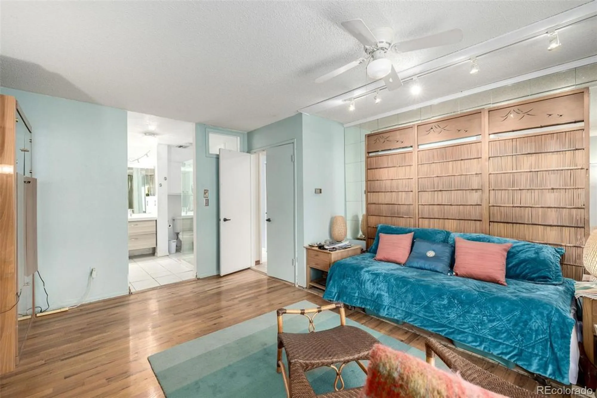 Property Slideshow image 16 of 46 | 7466 w cedar cir, Lakewood, CO, 80226