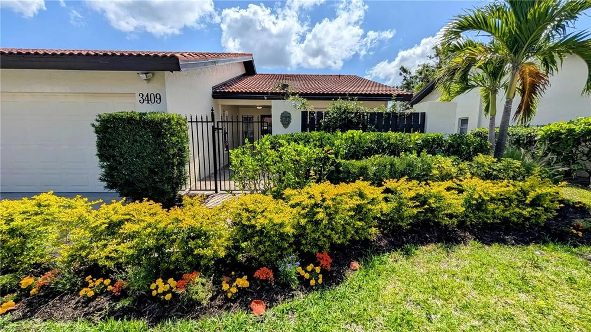 Property Slideshow image 1 of 37 | 3409 montilla ct # 8410, Sarasota, FL, 34232