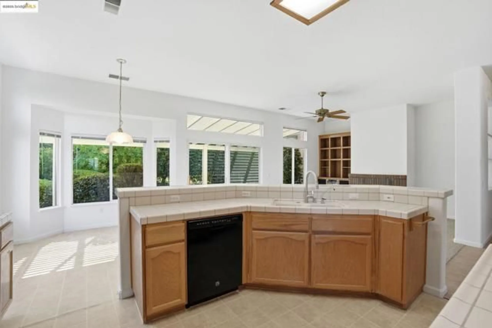 Property Slideshow image 10 of 52 | 84 spencer way, Brentwood, CA, 94513