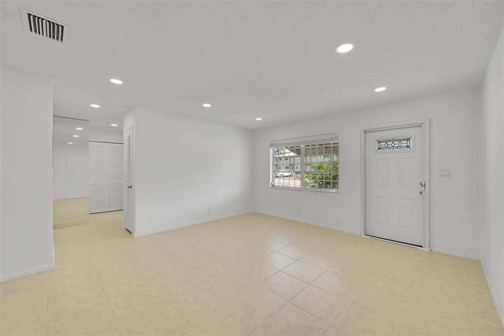 Property Slideshow image 5 of 25 | 2851 w golf blvd, Pompano Beach, FL, 33064