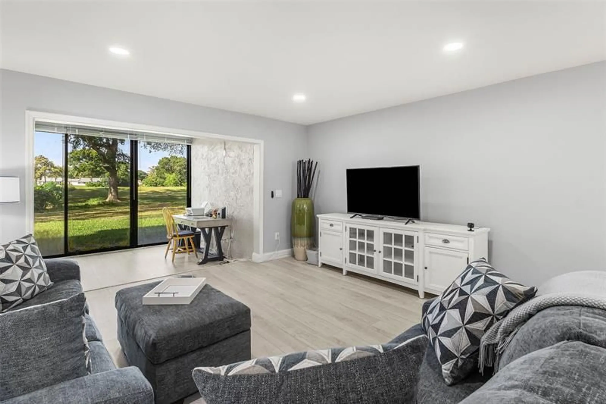 Property Slideshow image 11 of 26 | 9286 vista del lago e, Boca Raton, FL, 33428