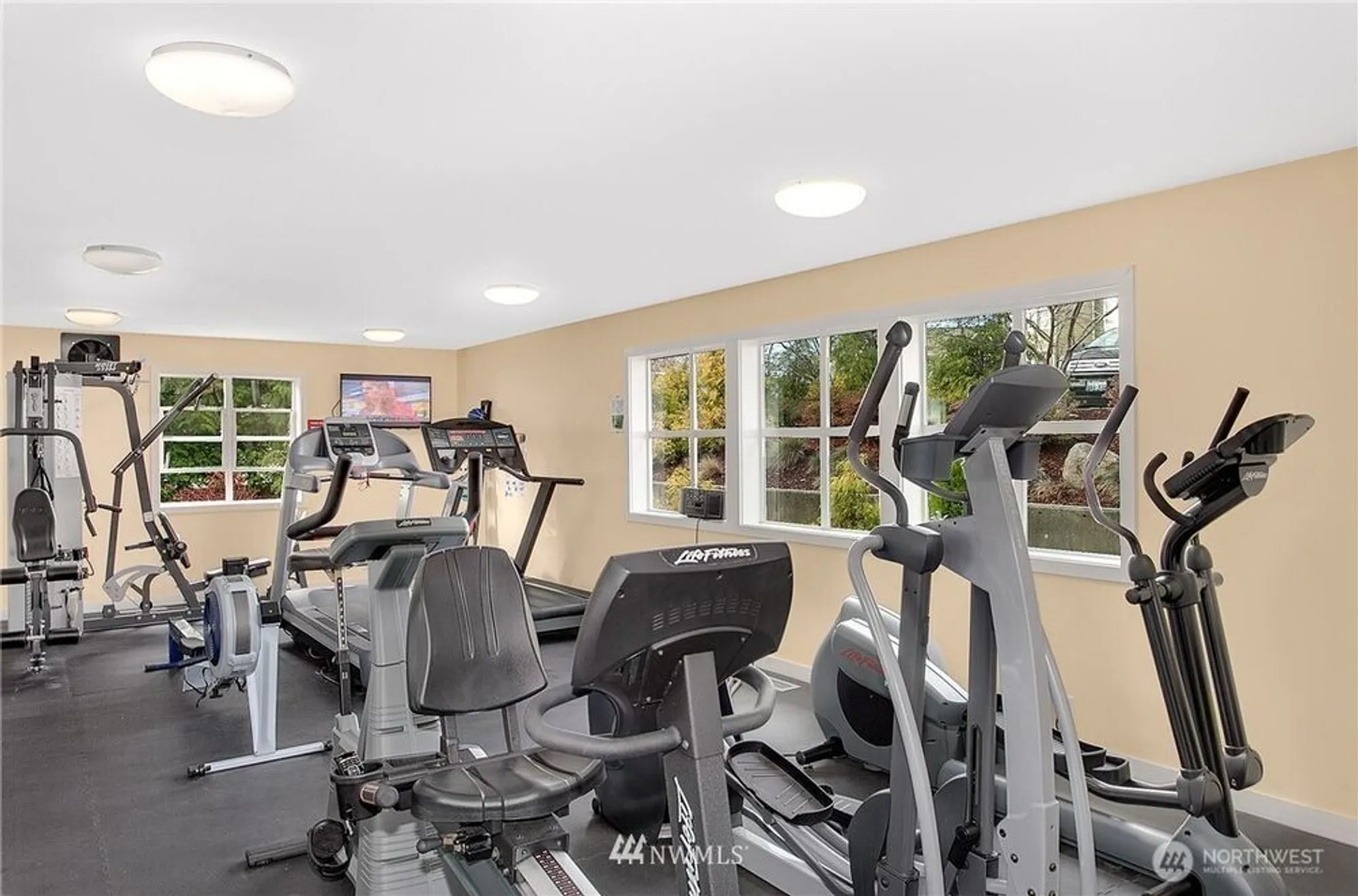 Property Slideshow image 31 of 40 | 4133 224th ln 302, Issaquah, WA, 98029