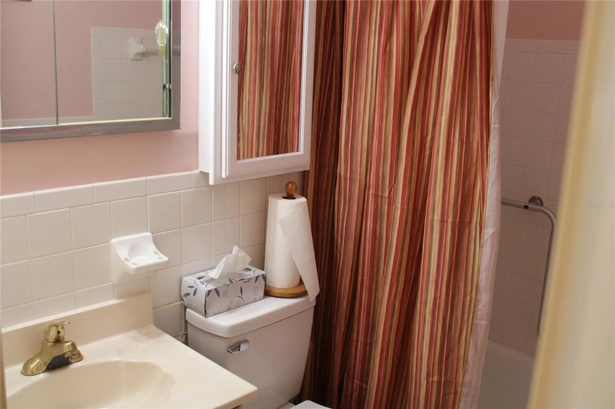 Property Slideshow image 32 of 39 | 2360 irish ln 16, Clearwater, FL, 33763