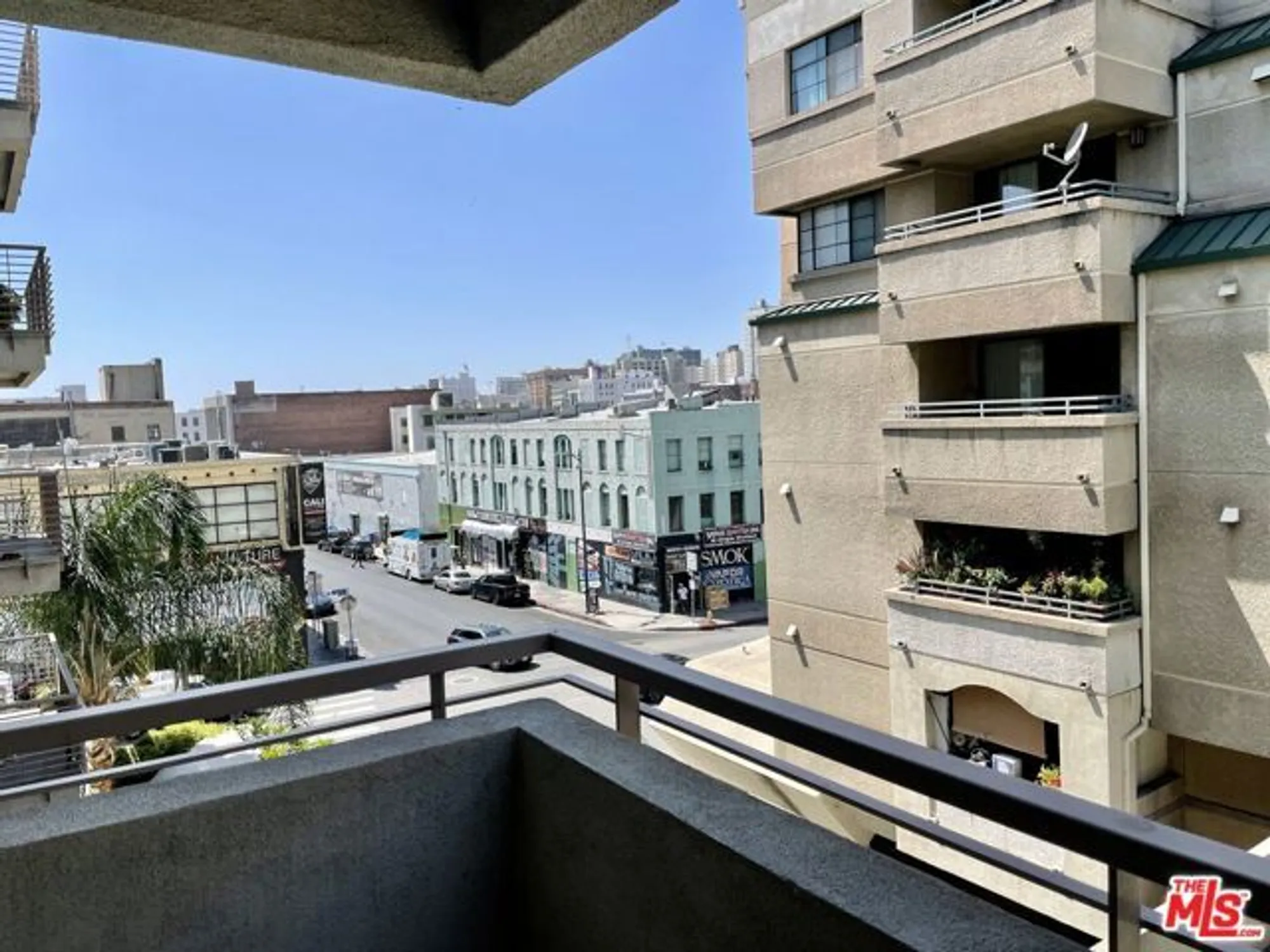 Property Slideshow image 4 of 10 | 267 s san pedro st unit 306, Los Angeles, CA, 90012