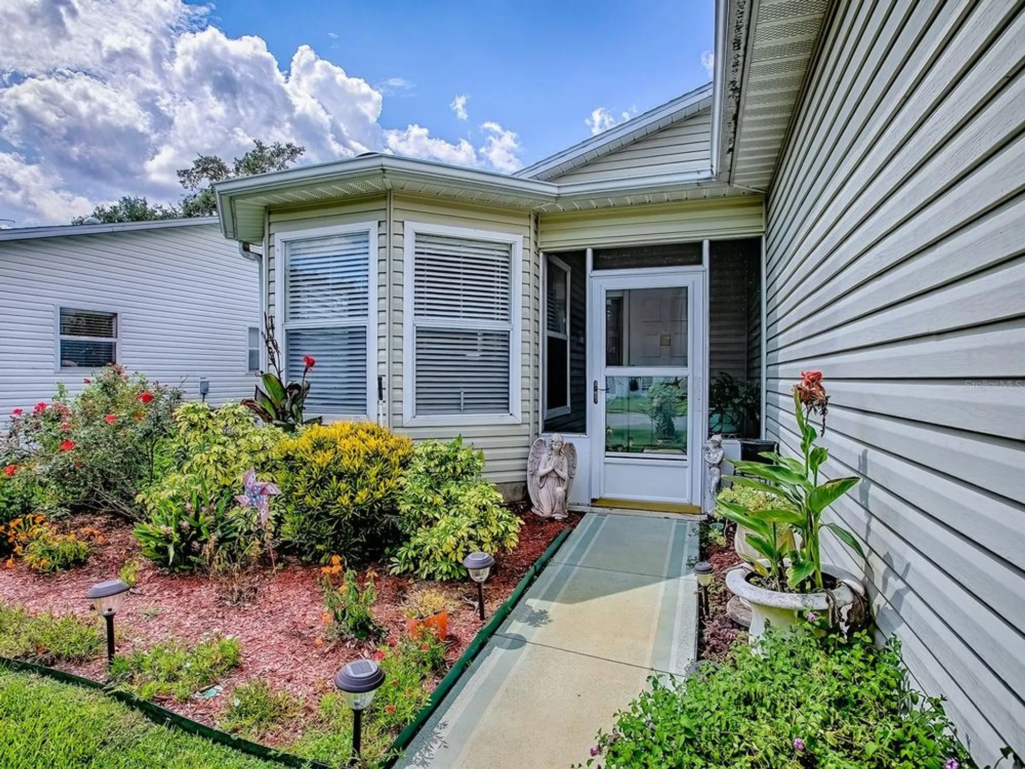 Property Slideshow image 3 of 43 | 642 glen oaks dr, Leesburg, FL, 34748