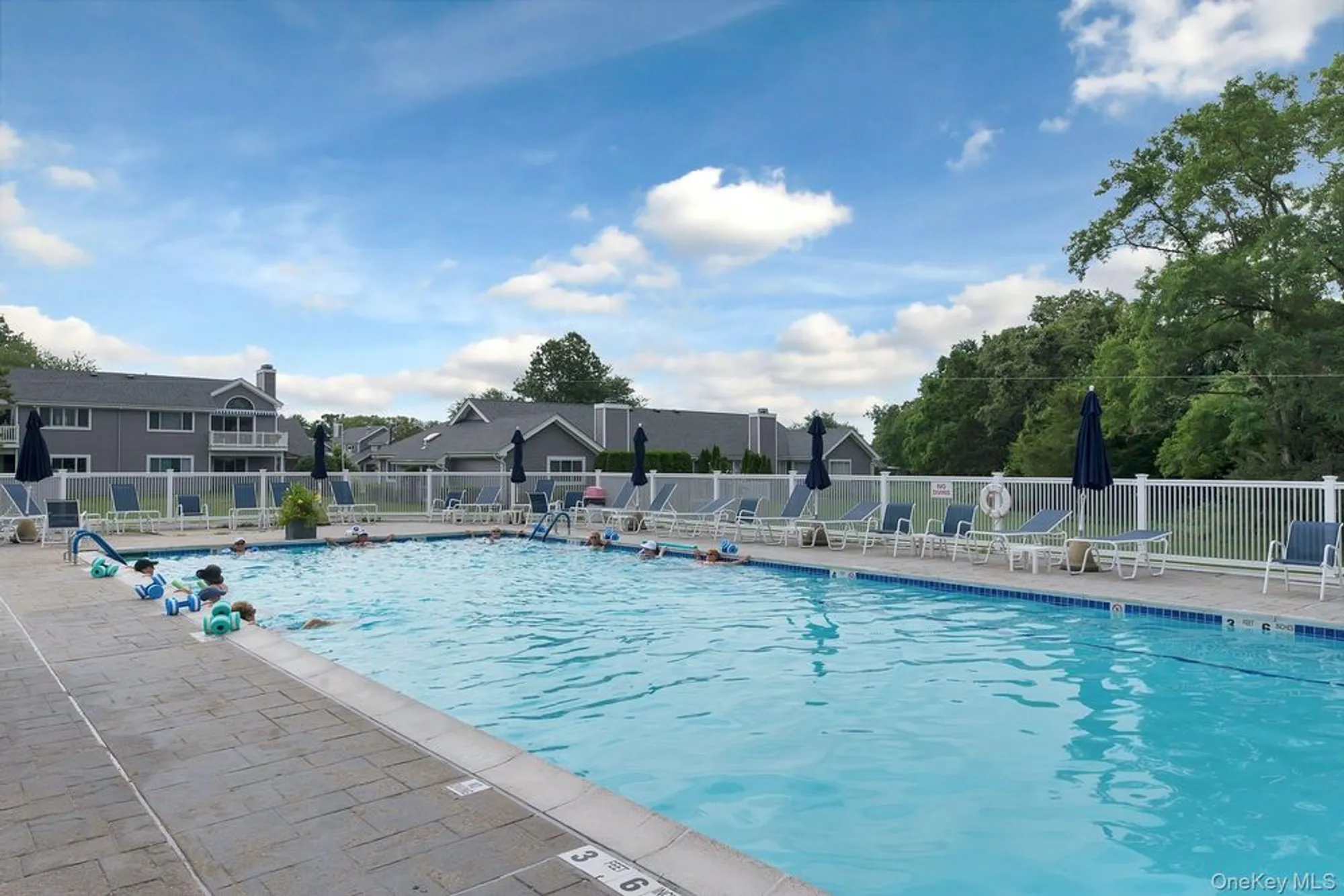 Property Slideshow image 33 of 41 | 509 oak bluff ct, Moriches, NY, 11955