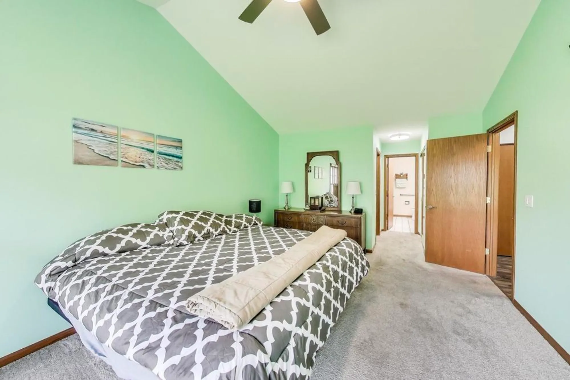 Property Slideshow image 17 of 44 | 13453 tall pines ln, Plainfield, IL, 60544