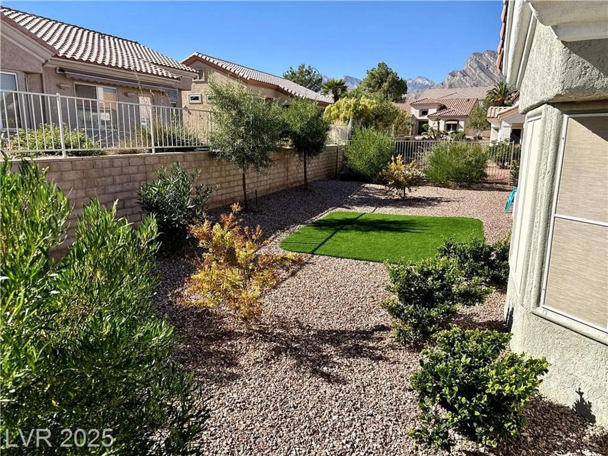 Property Slideshow image 7 of 36 | 10041 netherton dr, Las Vegas, NV, 89134