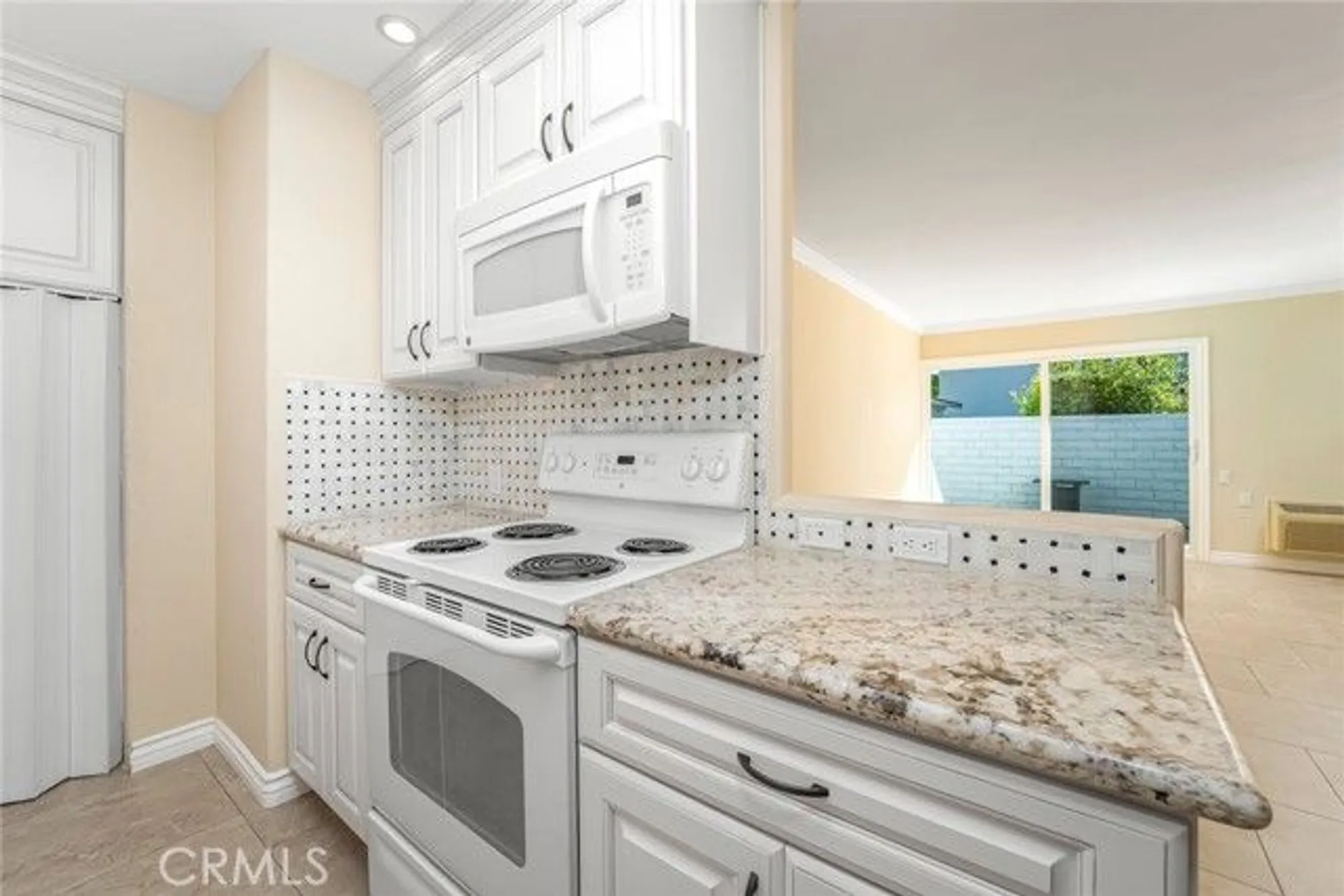 Property Slideshow image 9 of 17 | 2111 via puerta s, Laguna Woods, CA, 92637
