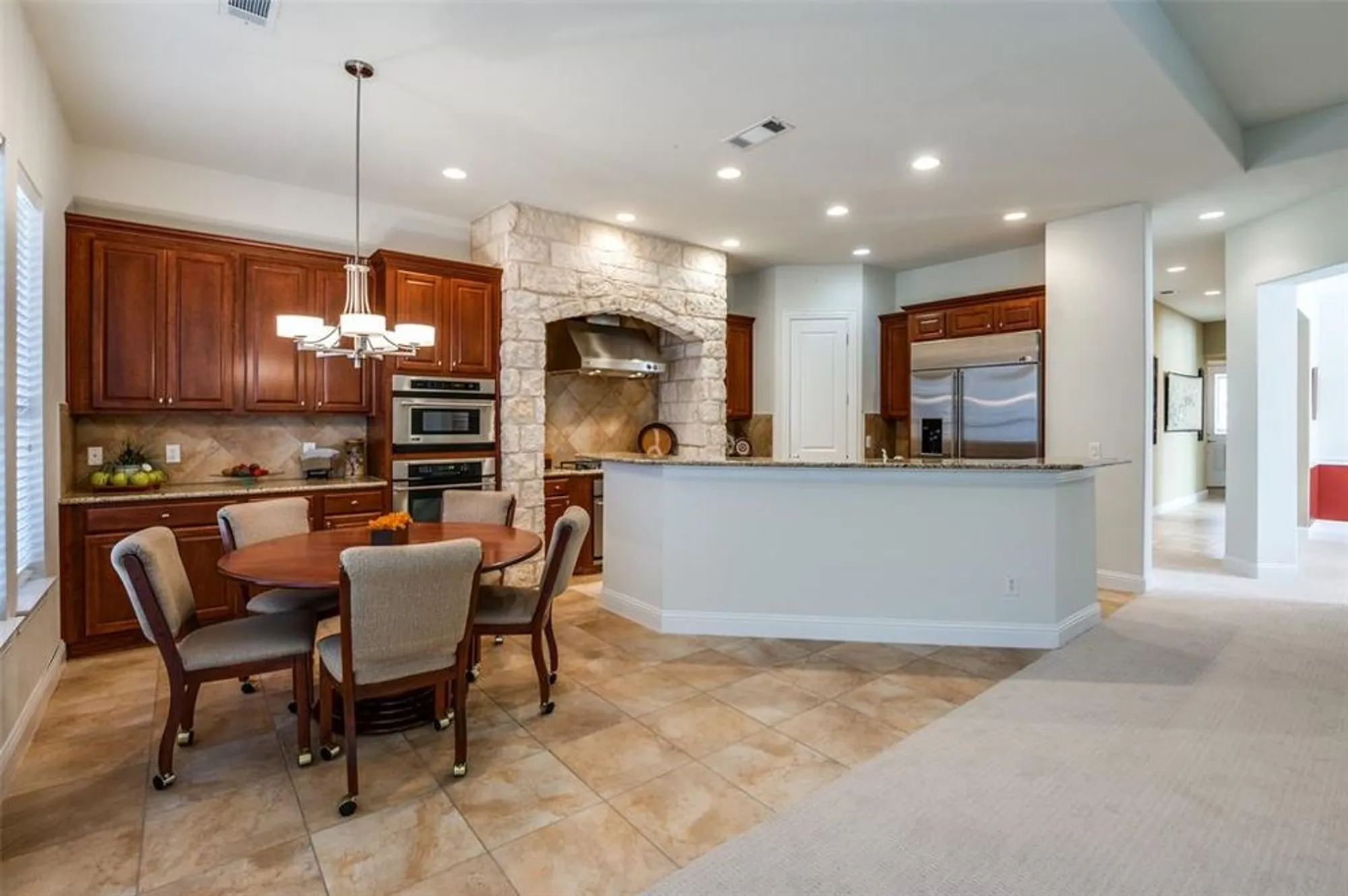 Property Slideshow image 7 of 25 | 7205 oakmont dr, Frisco, TX, 75036