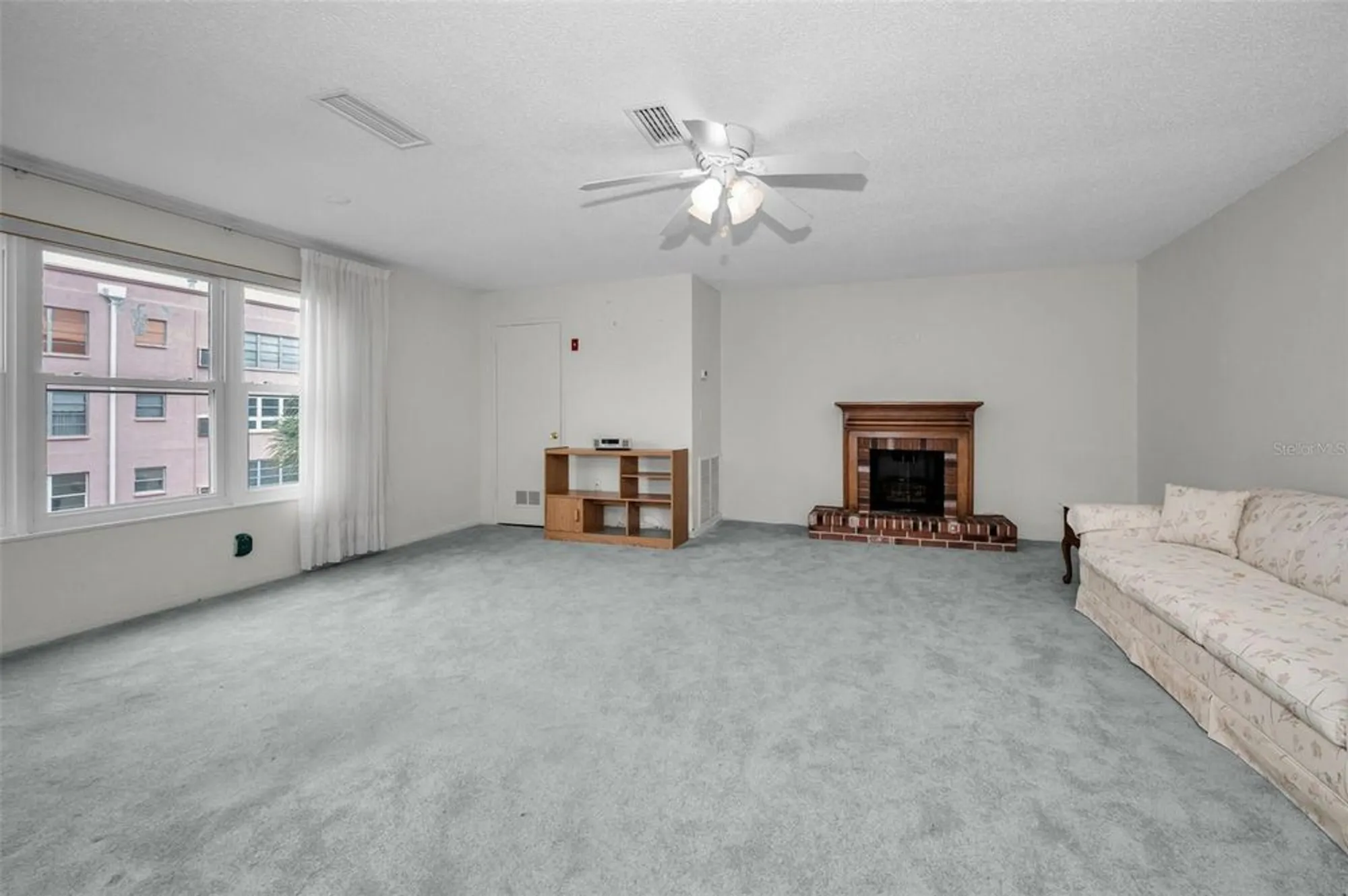 Property Slideshow image 16 of 84 | 5501 80th st n unit 405, St Petersburg, FL, 33709
