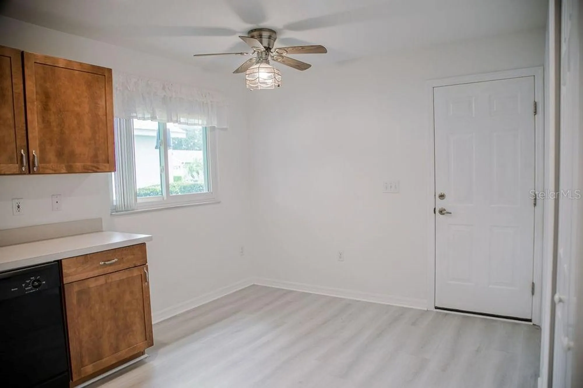 Property Slideshow image 12 of 45 | 231 lake suzanne dr, Lake Wales, FL, 33859