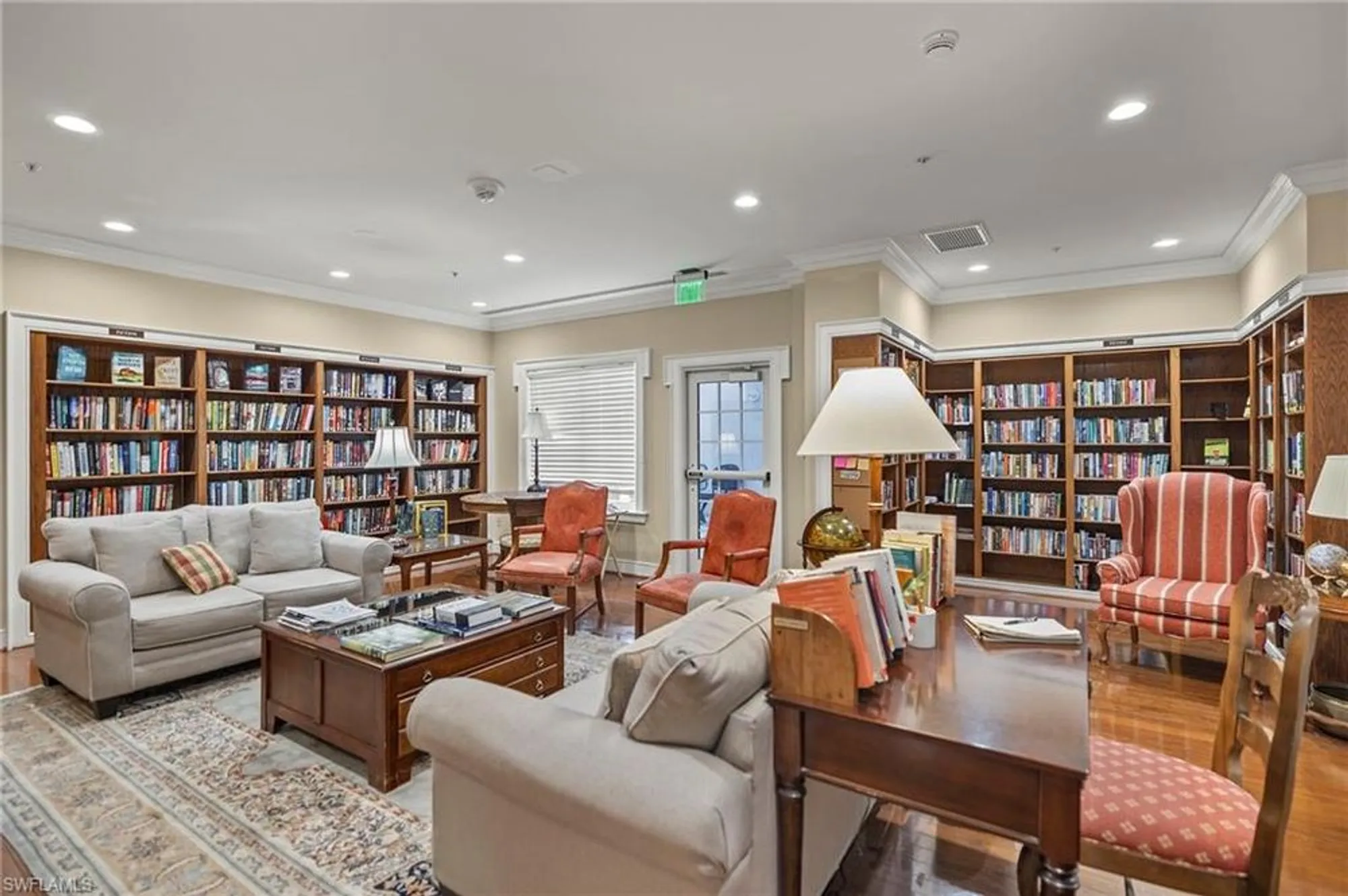 Property Slideshow image 29 of 36 | 100 glenview pl 202, Naples, FL, 34108