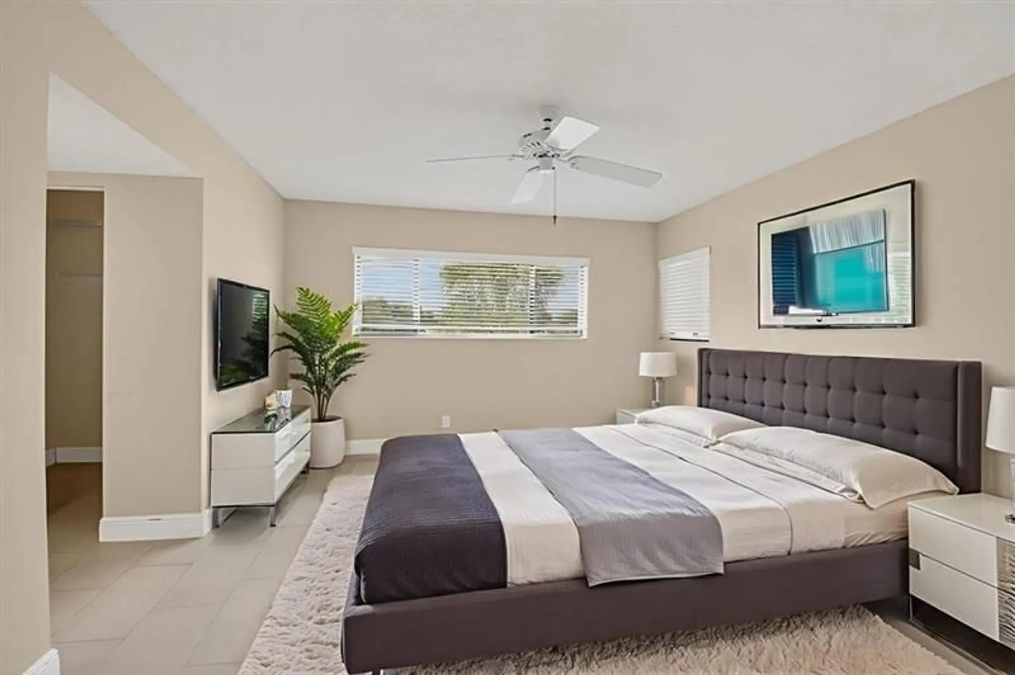 Property Slideshow image 17 of 39 | 5370 las verdes cir apt 319, Delray Beach, FL, 33484