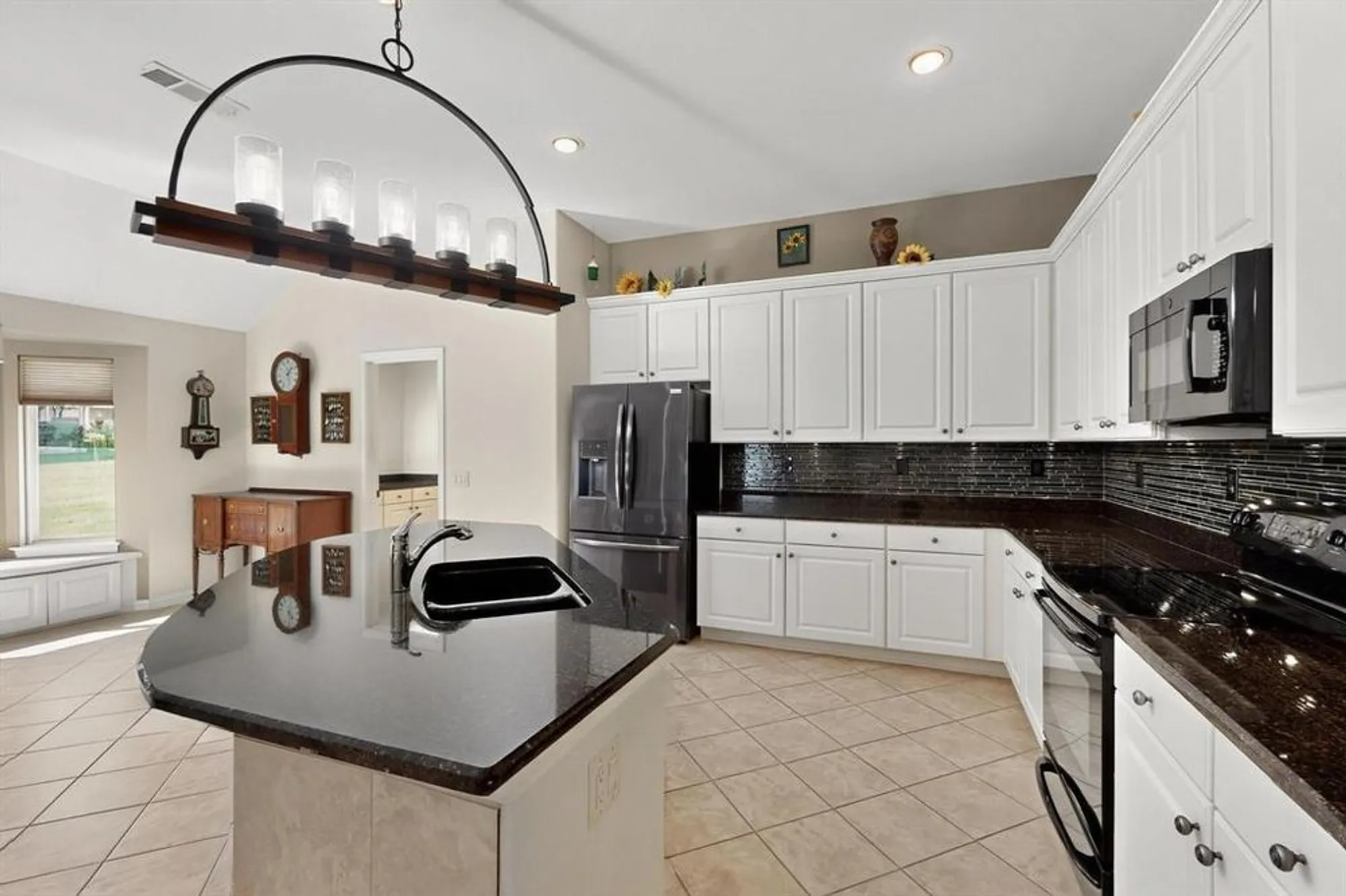 Property Slideshow image 8 of 39 | 8717 sarasota, Denton, TX, 76207