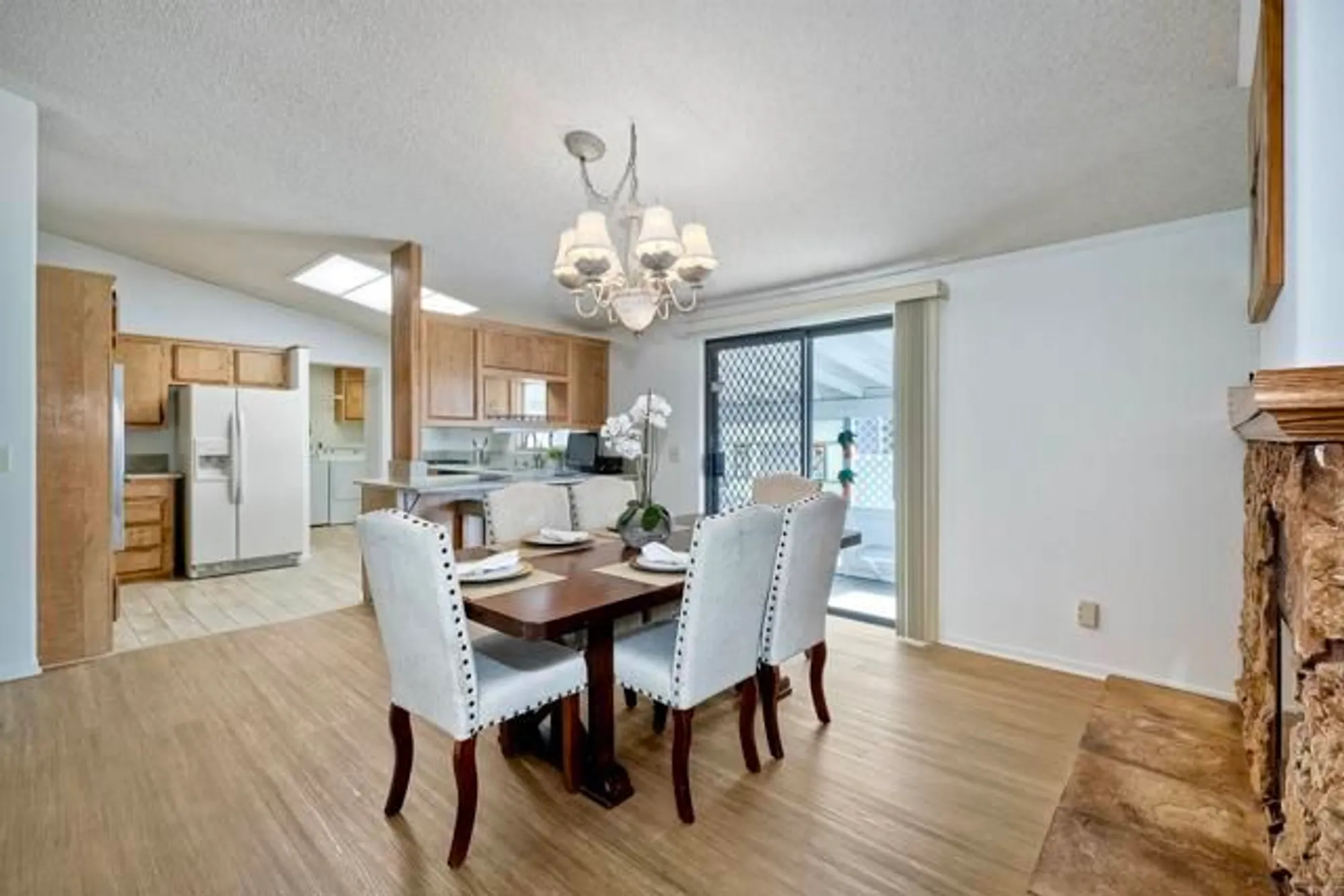 Property Slideshow image 9 of 42 | 1146 via santa paulo, Vista, CA, 92081