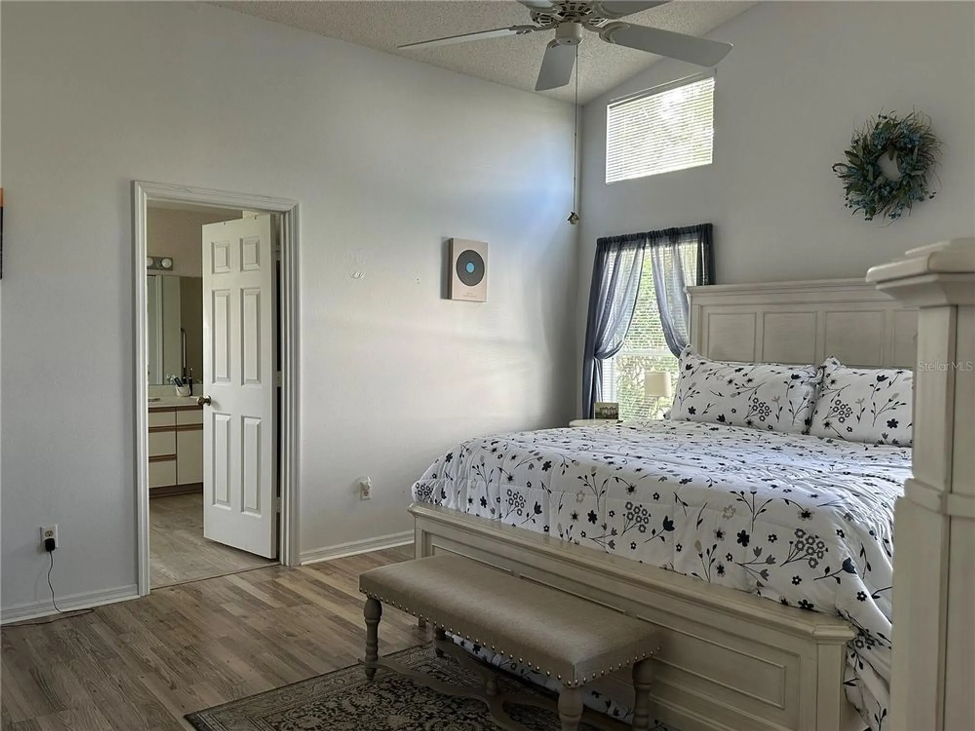 Property Slideshow image 17 of 31 | 25313 jasmine ct, Leesburg, FL, 34748