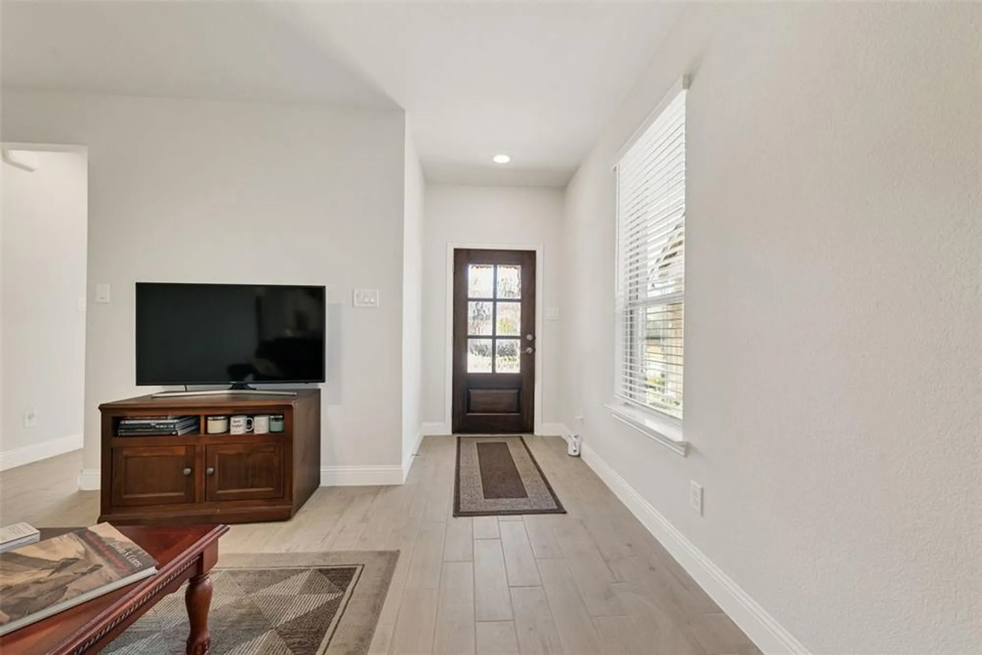 Property Slideshow image 5 of 32 | 2817 livestock dr, Midlothian, TX, 76065