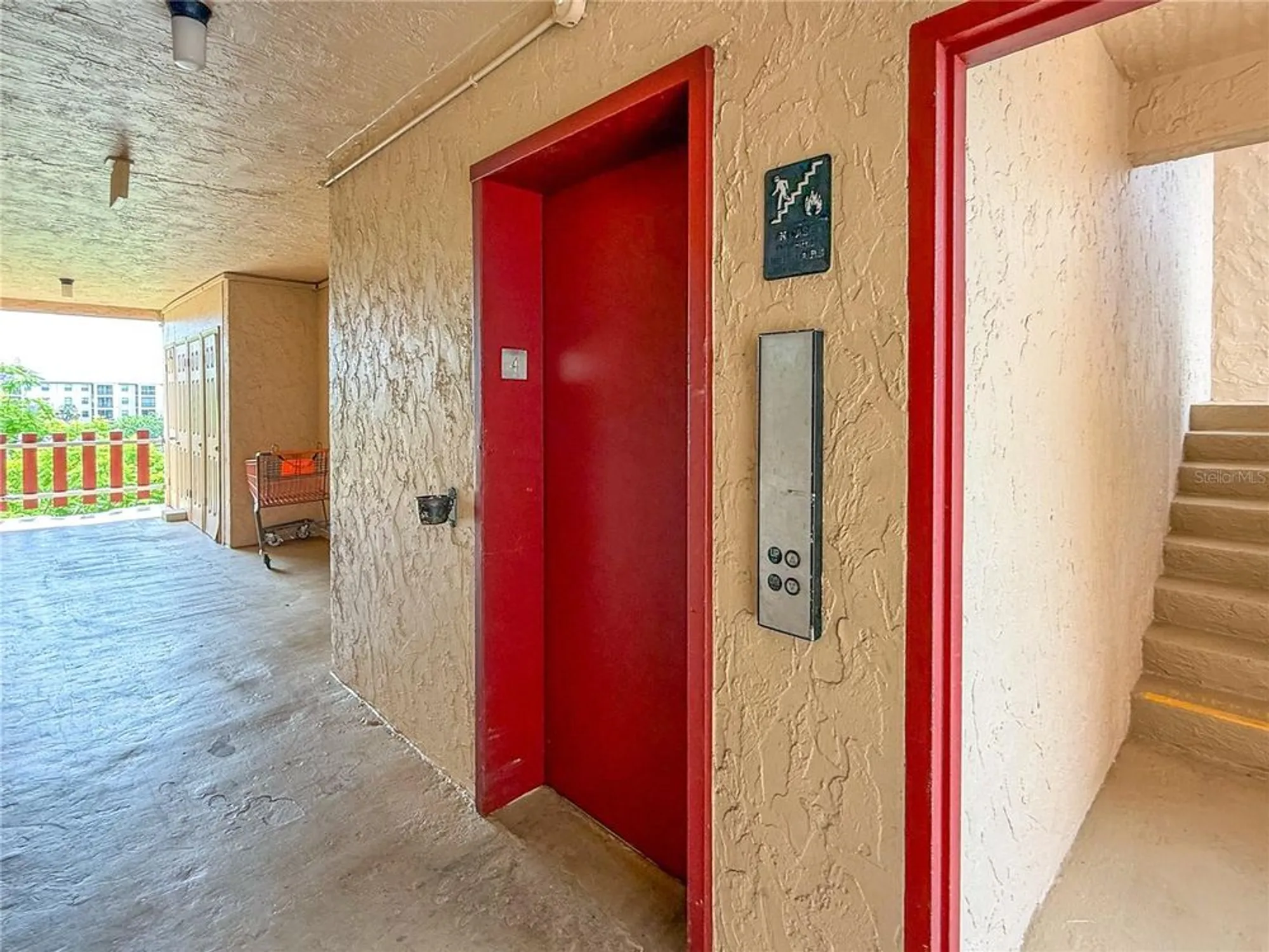 Property Slideshow image 26 of 38 | 4103 lake bayshore dr # 404, Bradenton, FL, 34205