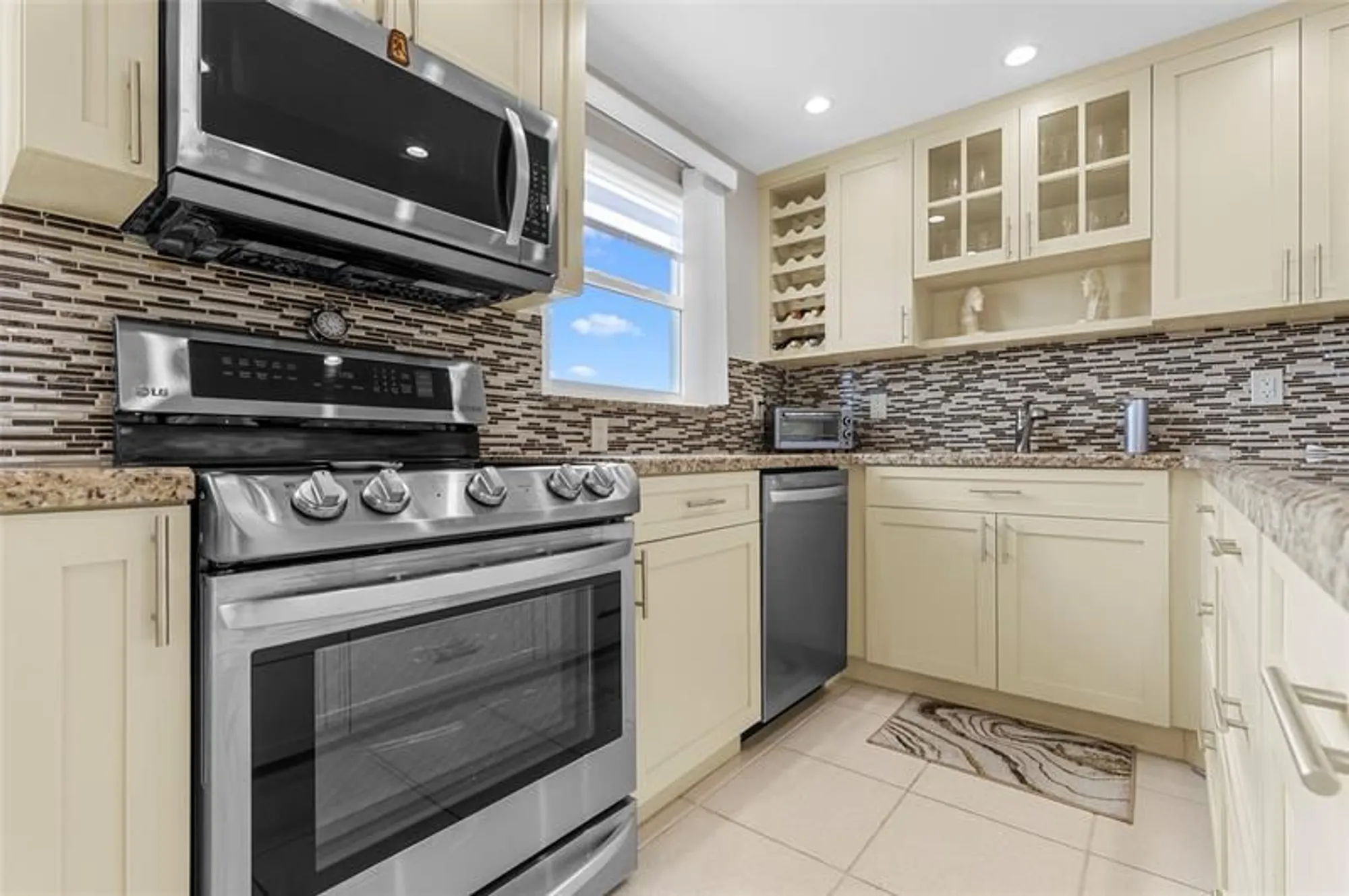 Property Slideshow image 10 of 67 | 4073 harwood f # 4073, Deerfield Beach, FL, 33442