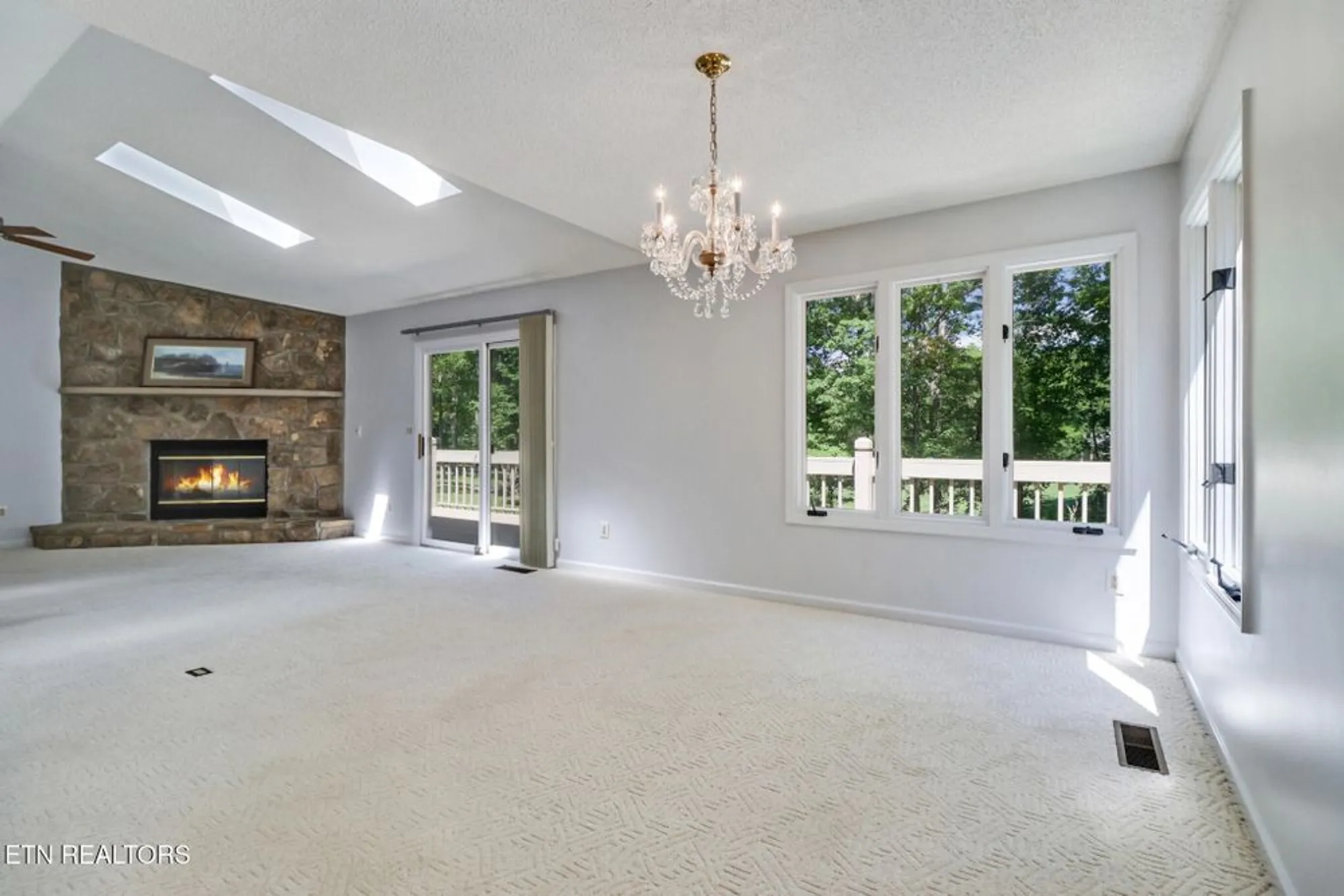 Property Slideshow image 15 of 45 | 116 rolling green dr, Crossville, TN, 38558