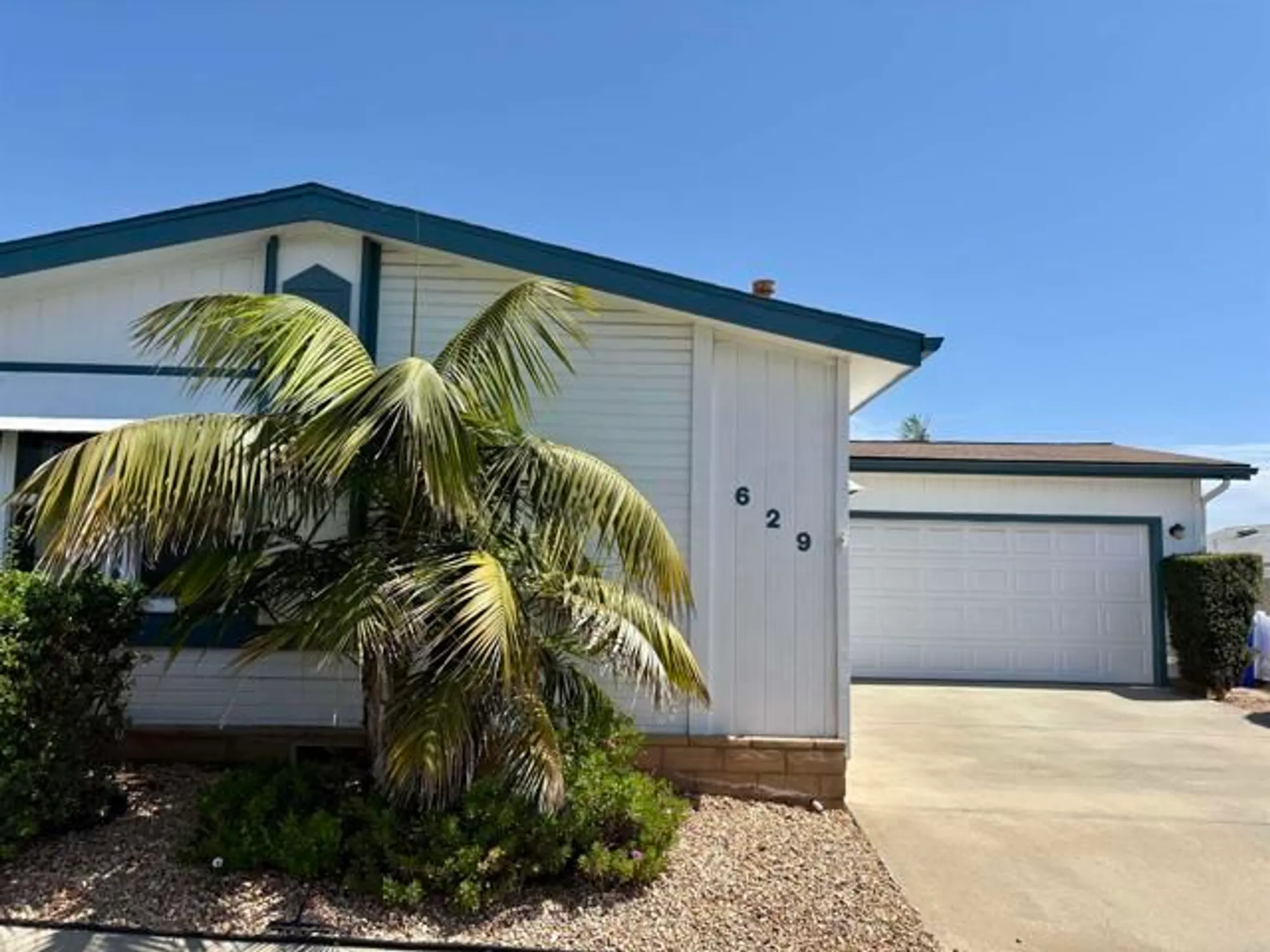 Property Slideshow image 5 of 32 | 629 via santa cruz, Vista, CA, 92081