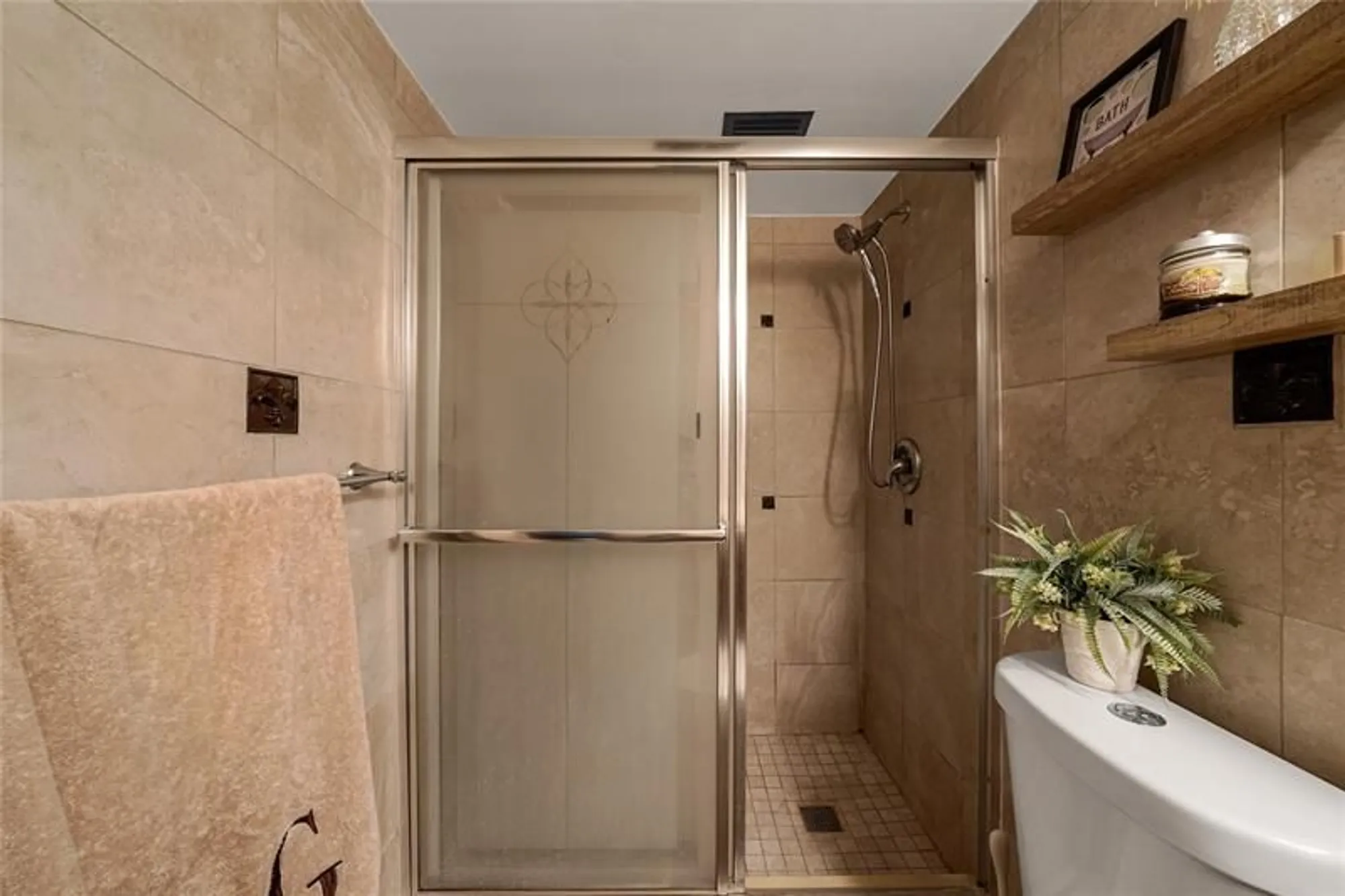 Property Slideshow image 26 of 51 | 551 nw 76th ter apt 208, Margate, FL, 33063