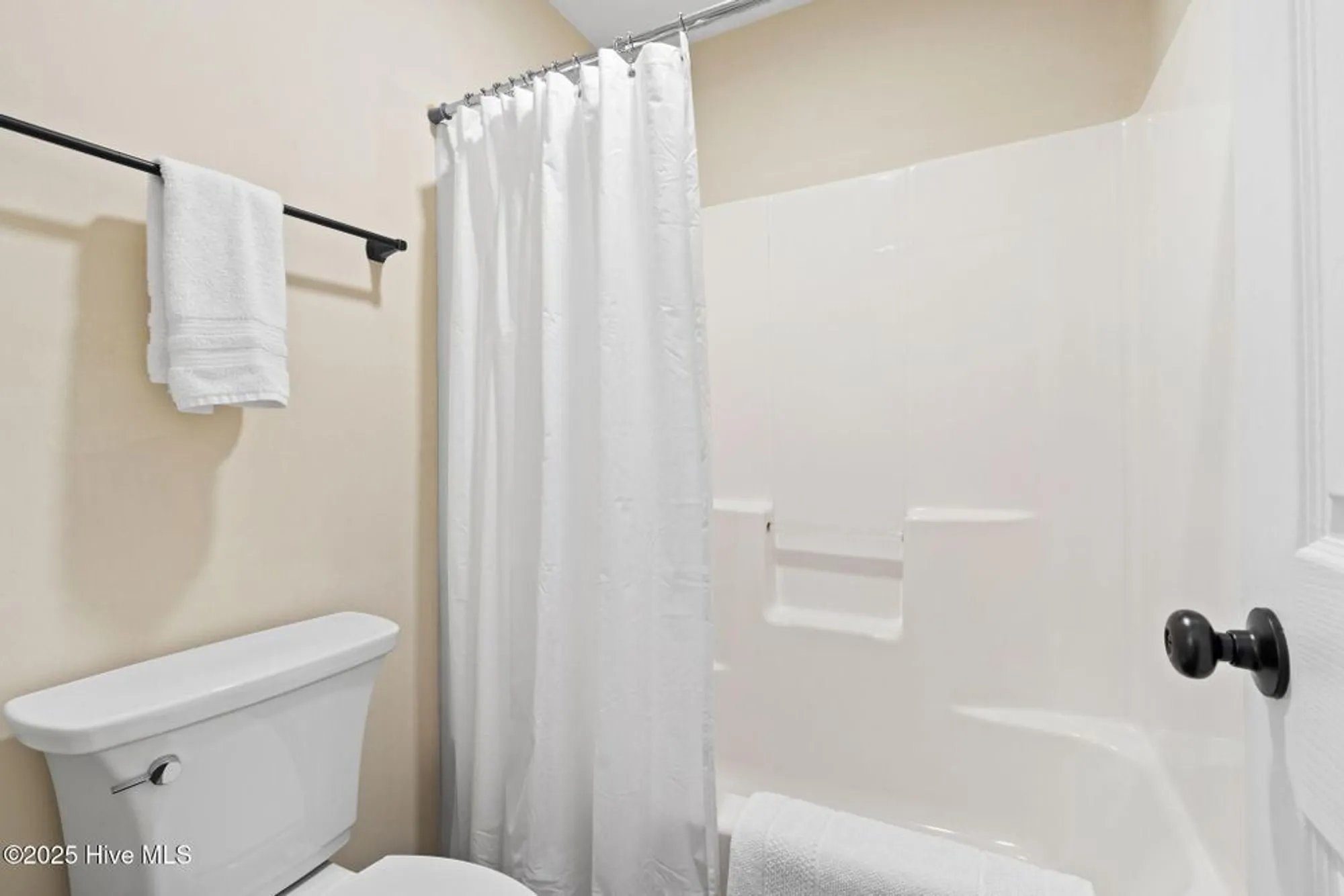 Property Slideshow image 27 of 75 | 3350 club villa dr 2104, Southport, NC, 28461