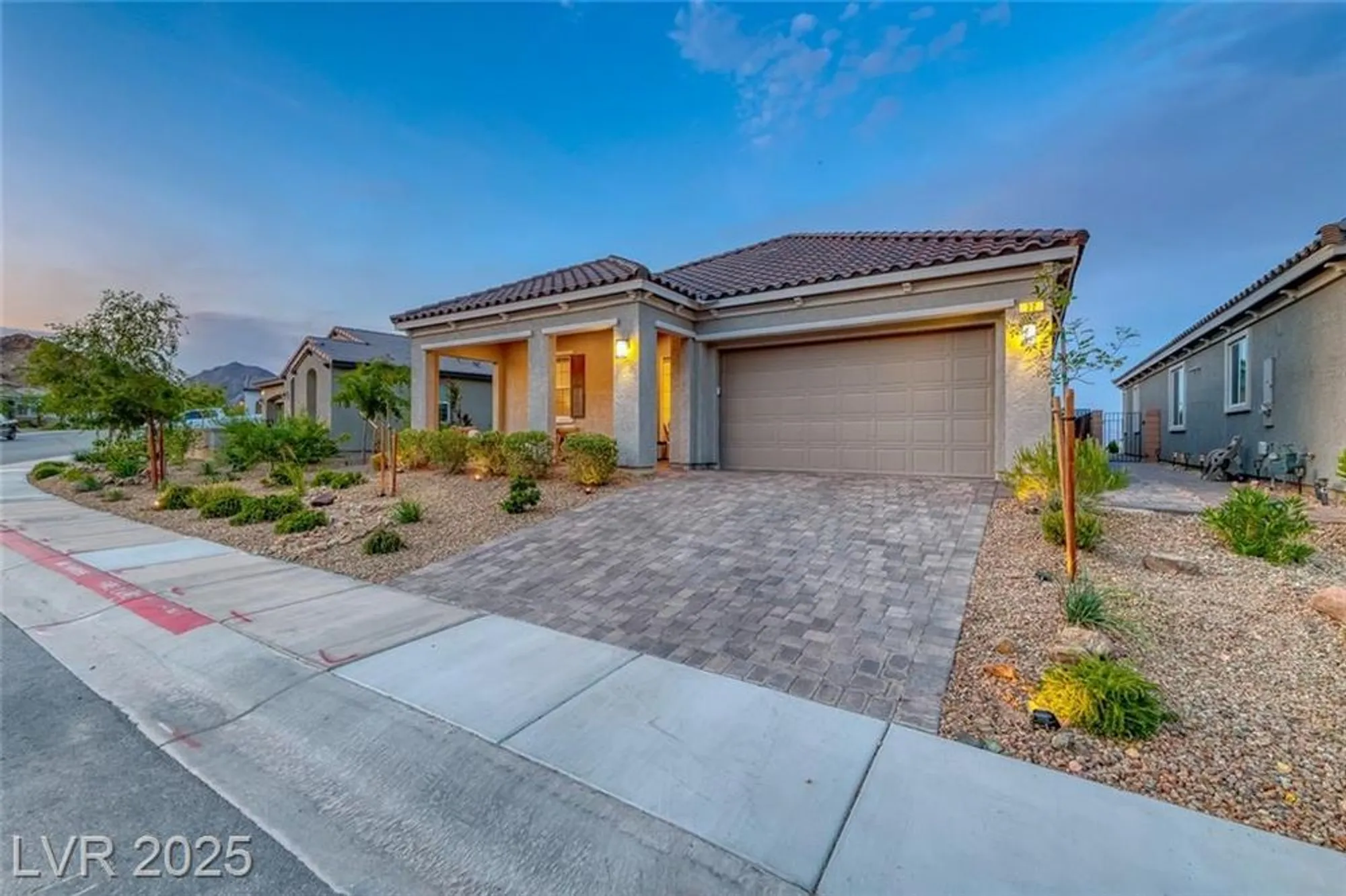 Property Slideshow image 5 of 78 | 32 tatahatso point st, Henderson, NV, 89011