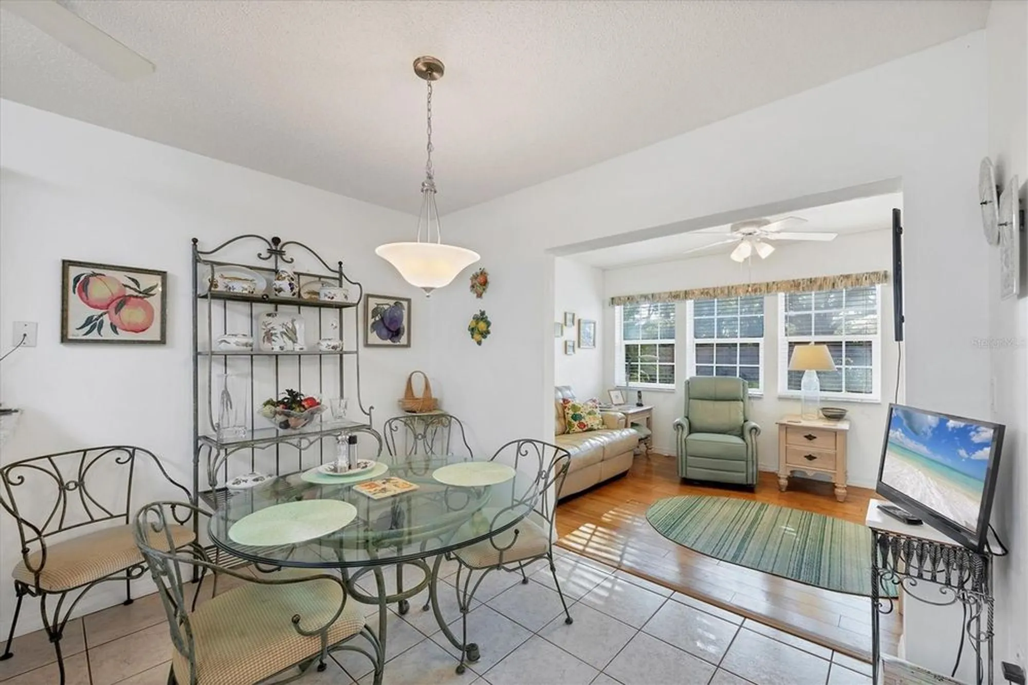 Property Slideshow image 13 of 29 | 4058 oakhurst dr 3174, Sarasota, FL, 34233