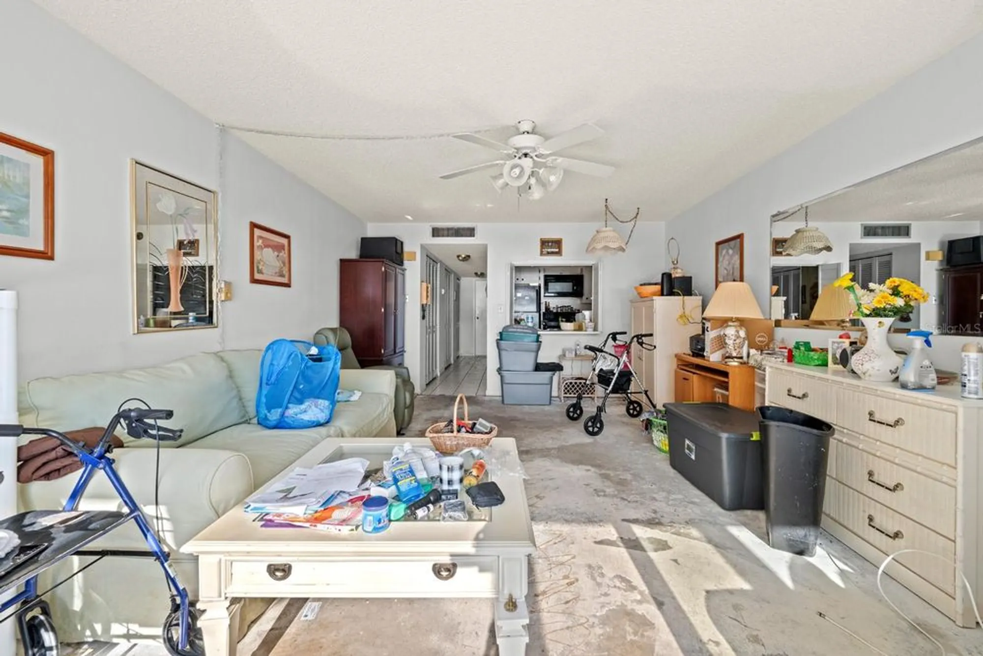Property Slideshow image 6 of 24 | 4550 cove cir apt 305, St Petersburg, FL, 33708