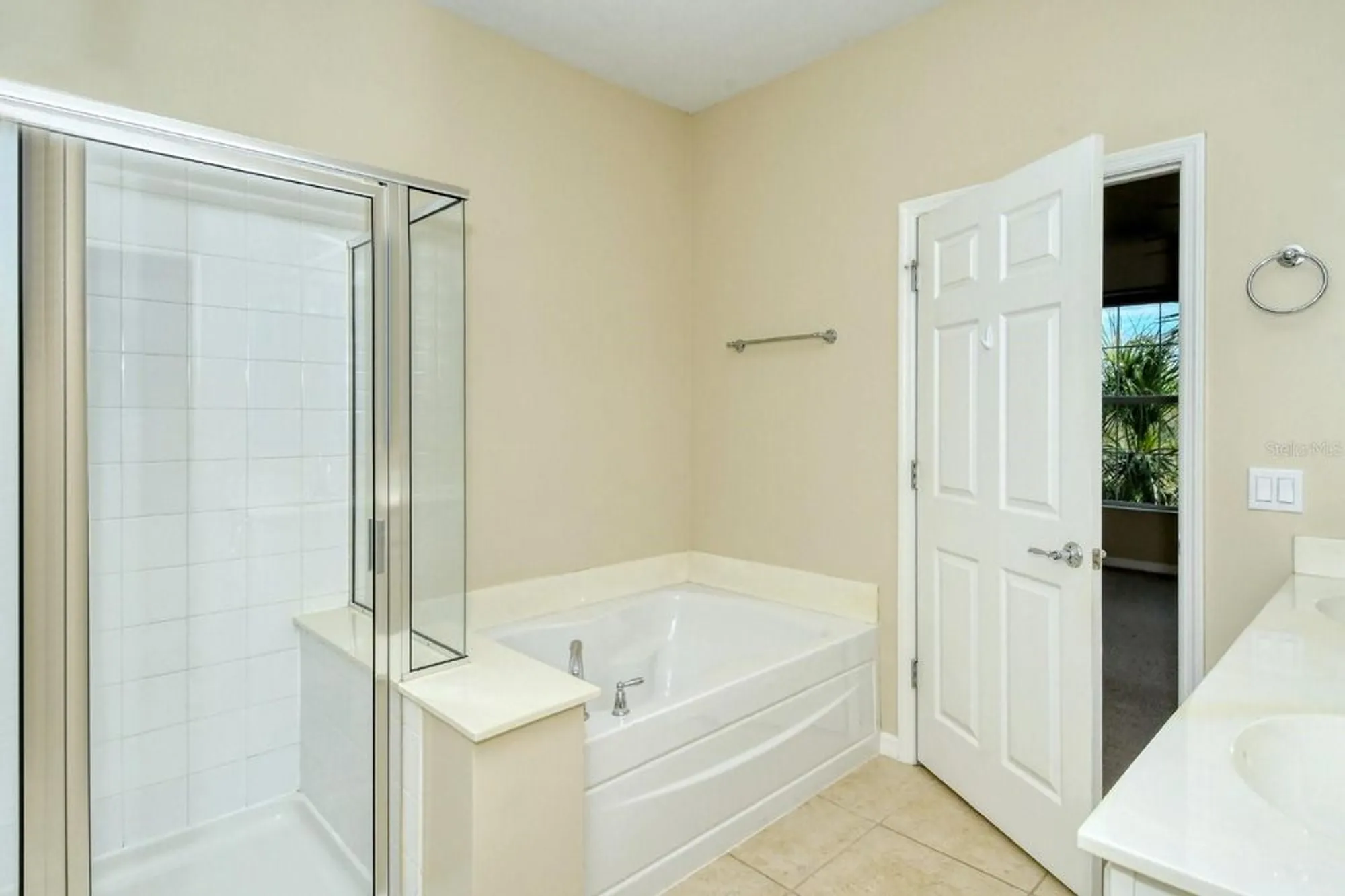 Property Slideshow image 24 of 47 | 1251 burgos dr # 303, Sarasota, FL, 34238