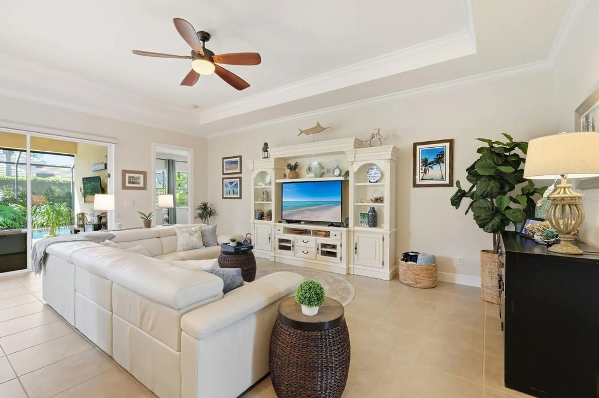 Property Slideshow image 13 of 89 | 1250 tidewater ct, Bradenton, FL, 34208