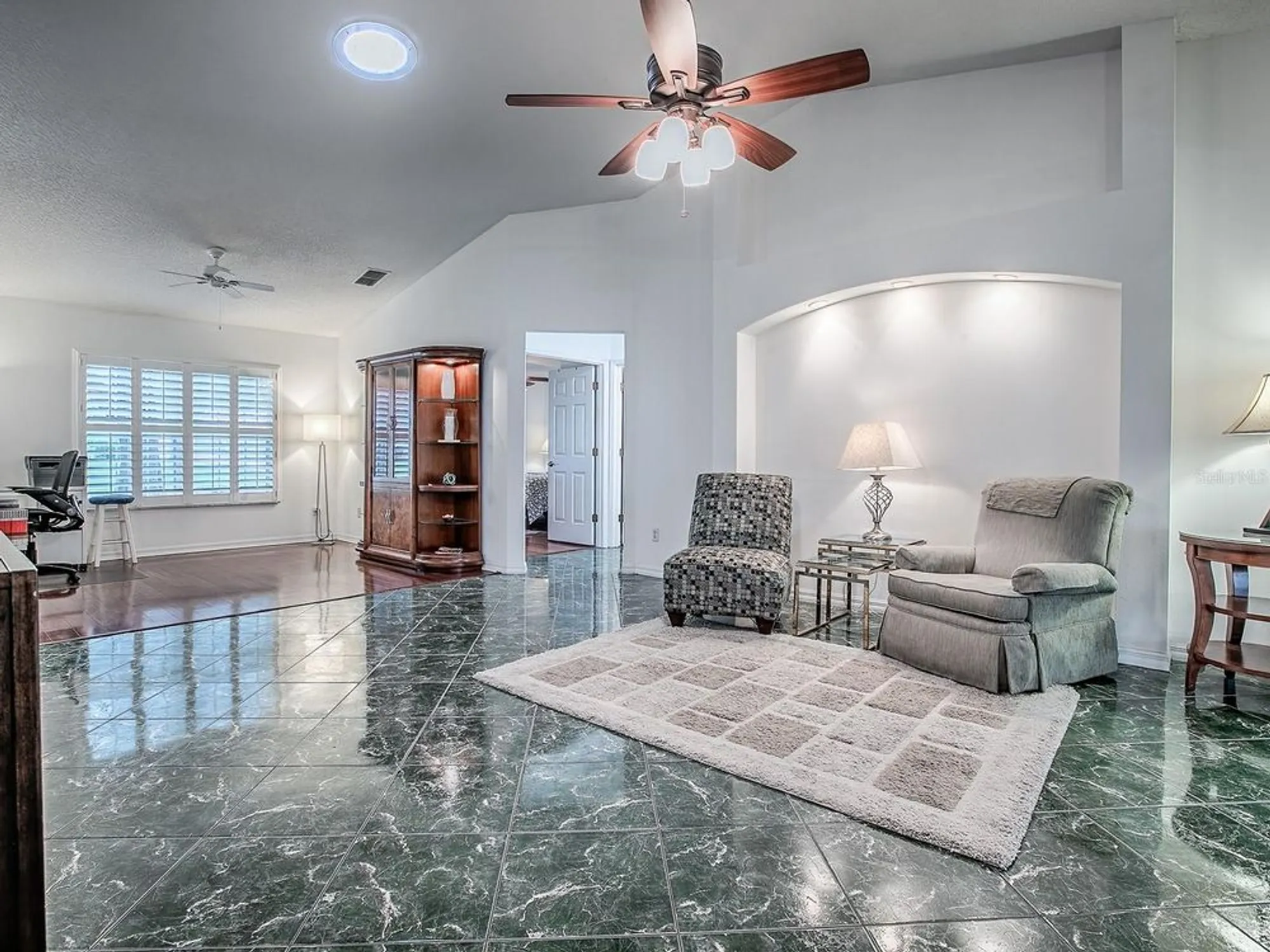 Property Slideshow image 13 of 67 | 25348 crestwater dr, Leesburg, FL, 34748